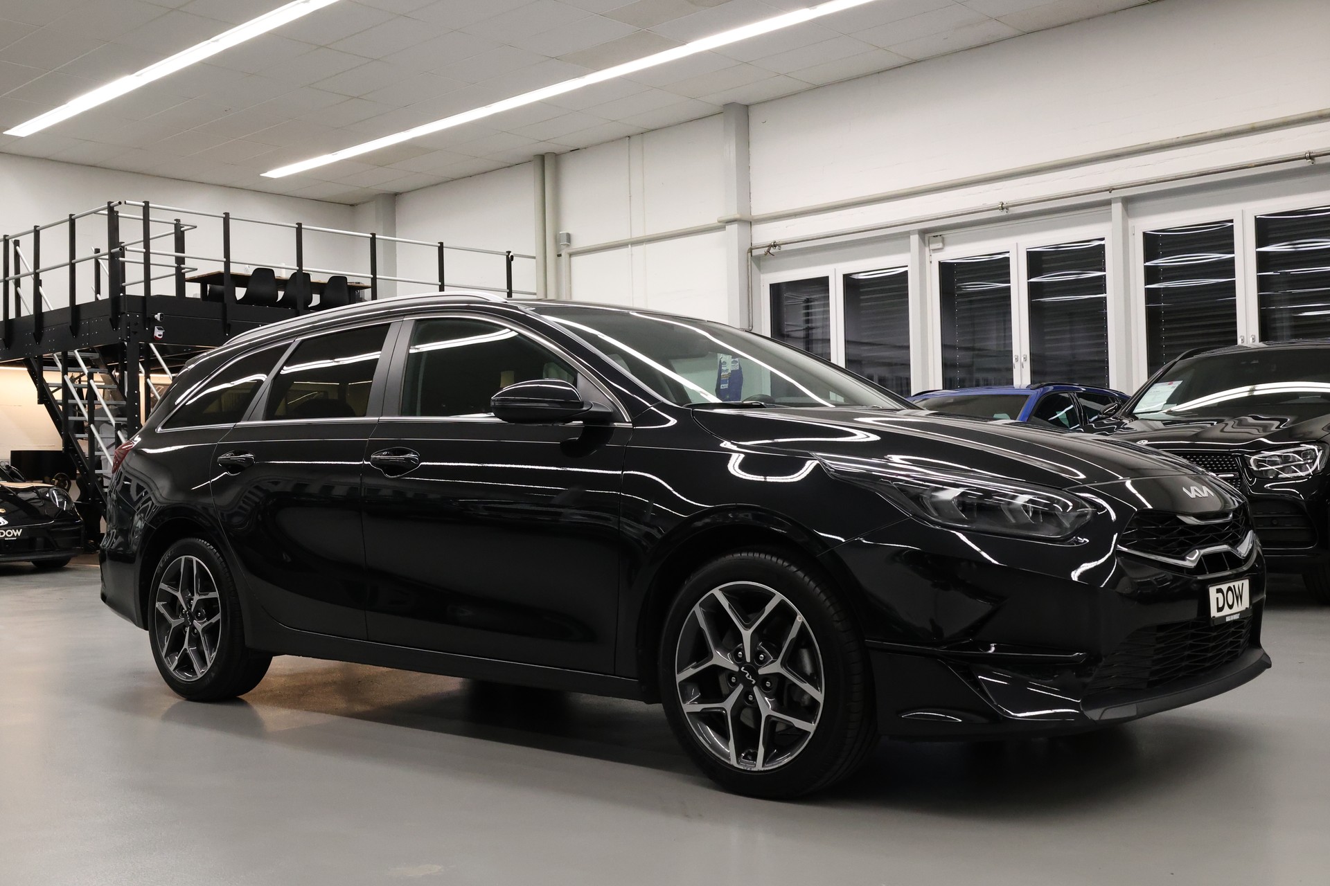 KIA Ceed SW 1.5 T-GDi Power-showroom-element-1