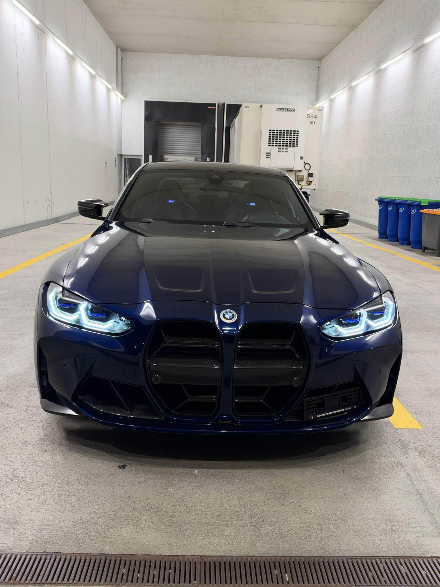 BMW M3 Competition M xDrive-showroom-element-1