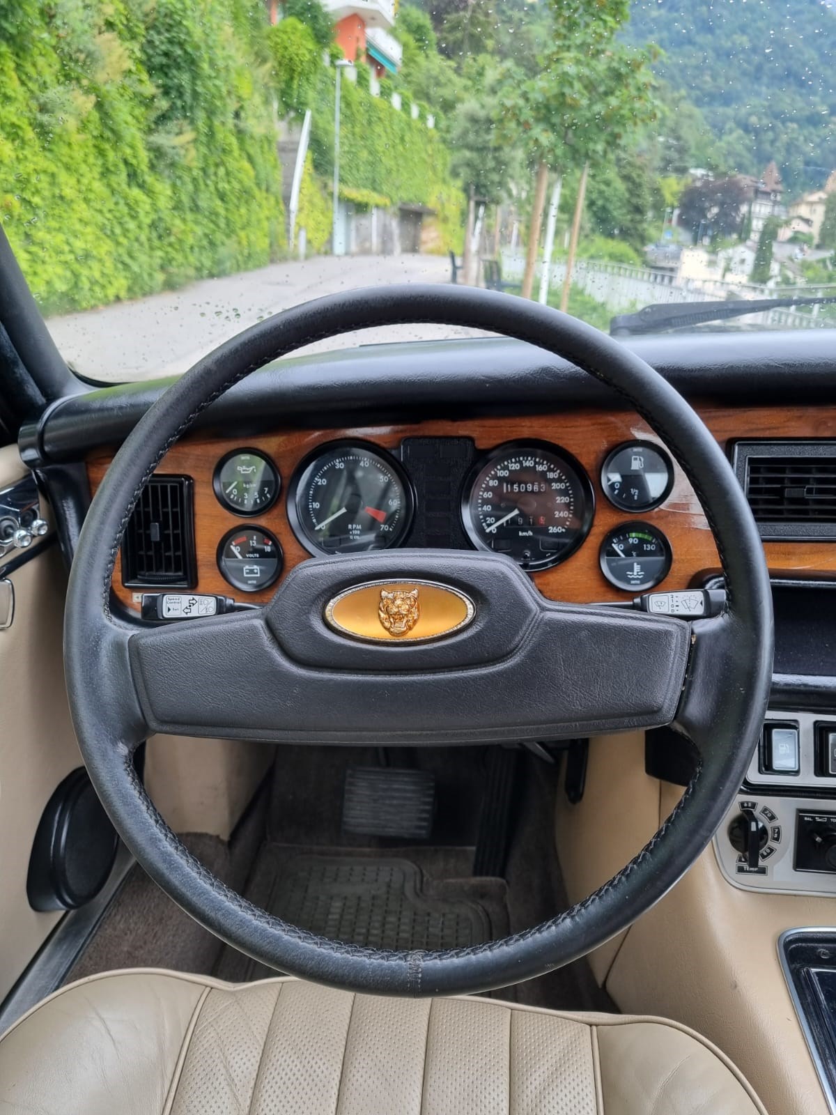 JAGUAR XJ12 5.3 HE Sovereign-image-8