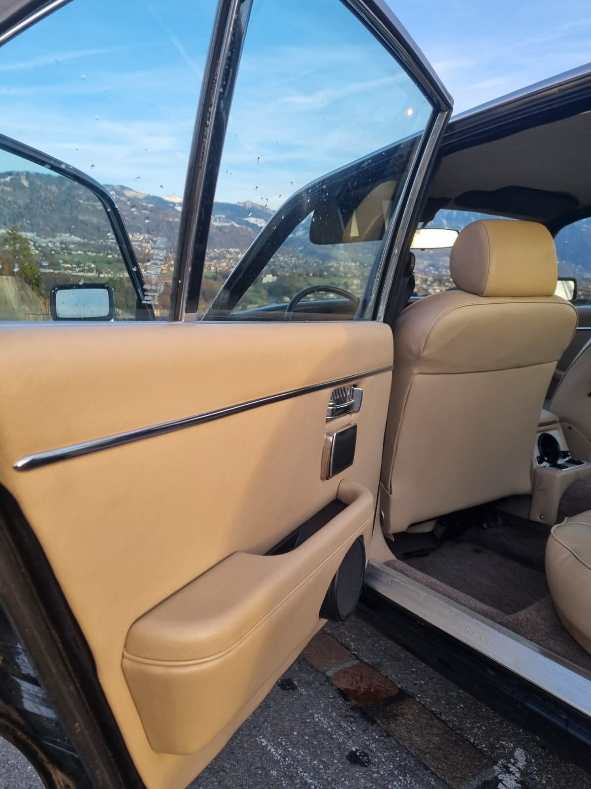 JAGUAR XJ12 5.3 HE Sovereign-image-14