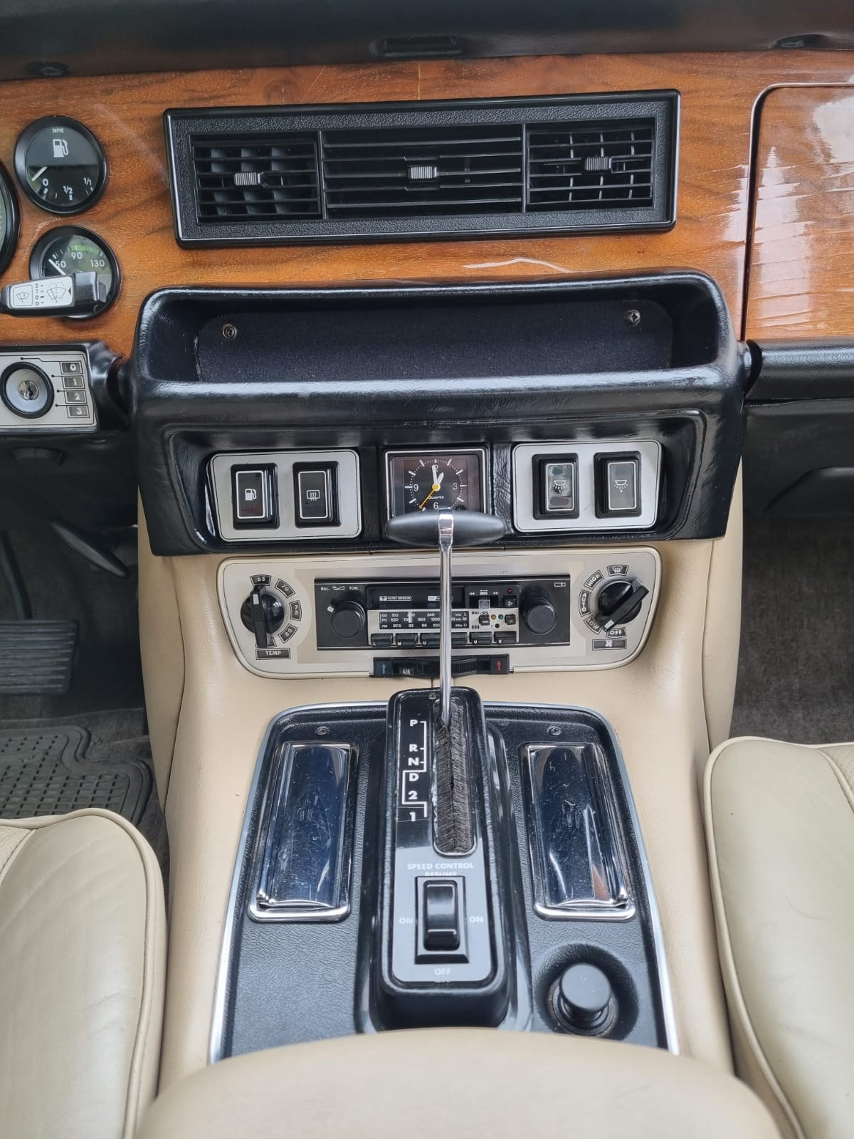 JAGUAR XJ12 5.3 HE Sovereign-image-10