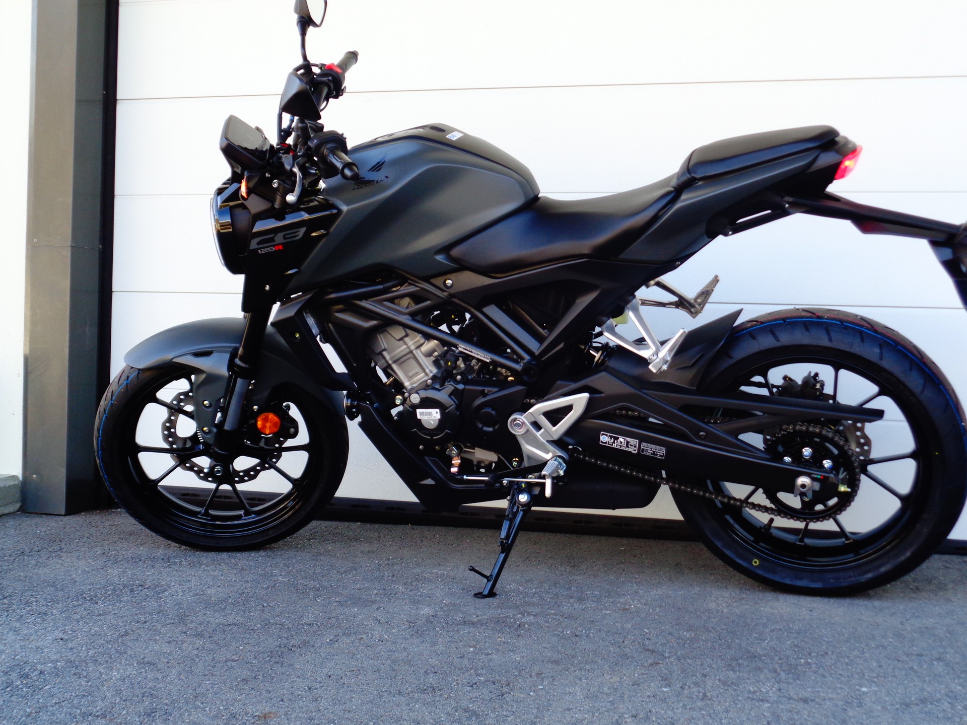 HONDA CB 125 R A-image-1