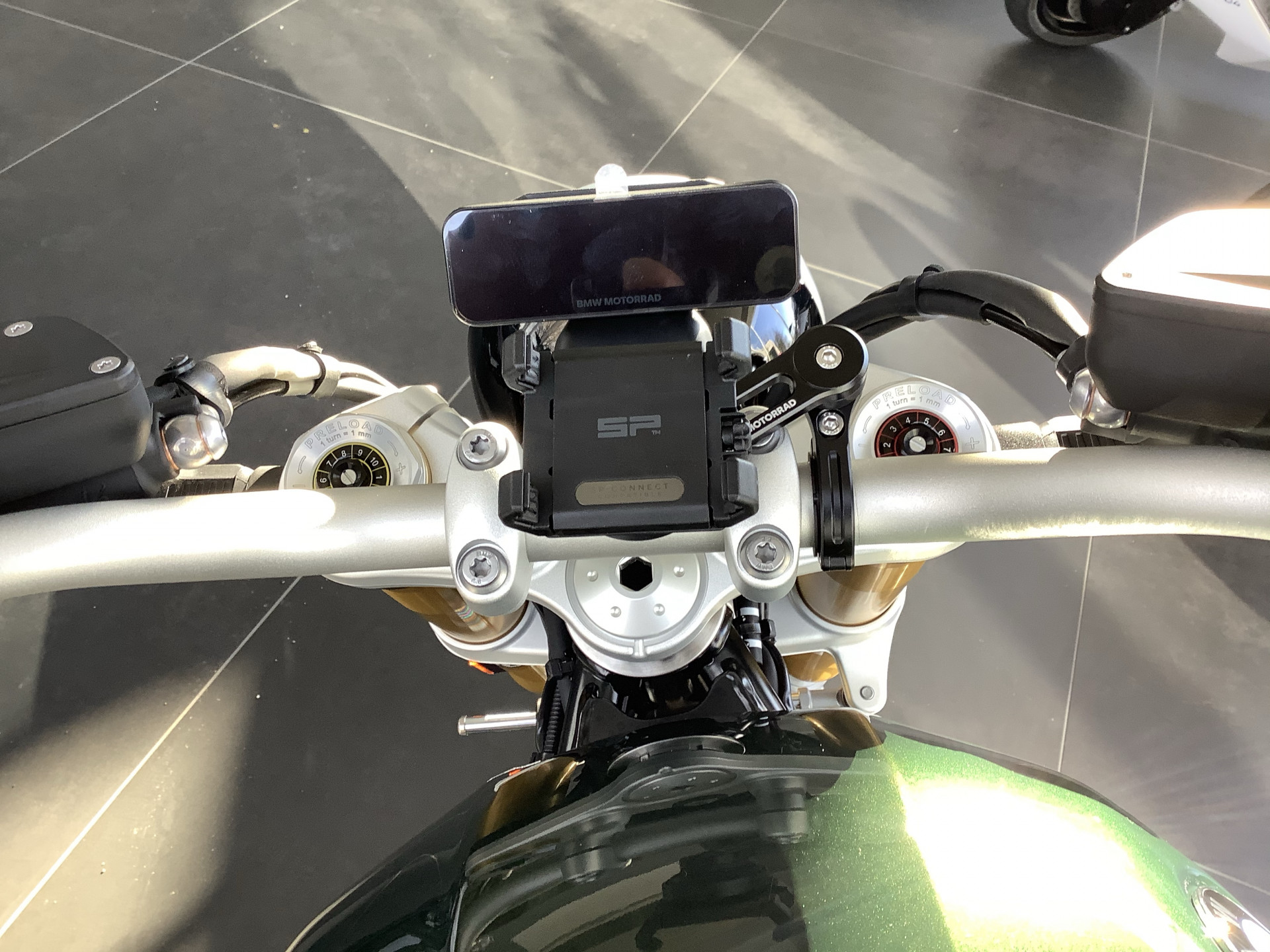 BMW R 12 nine T-image-4