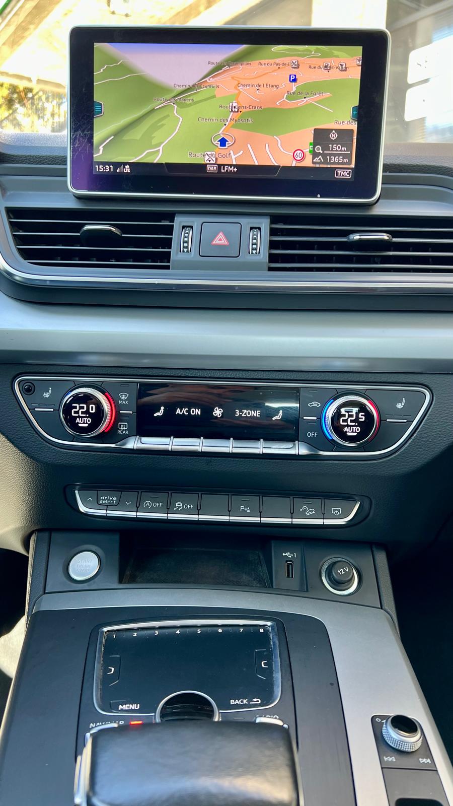 AUDI Q5 40 TDI quattro S-tronic-image-10