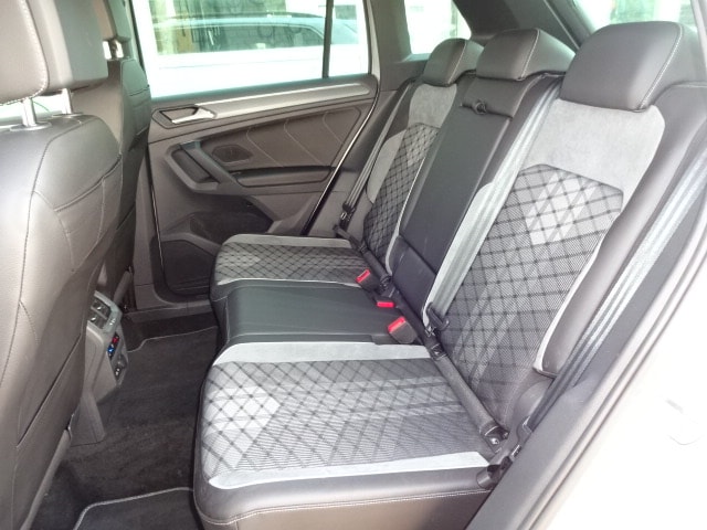 VW Tiguan 2.0 TDI SCR R-Line 4Motion DSG-image-11
