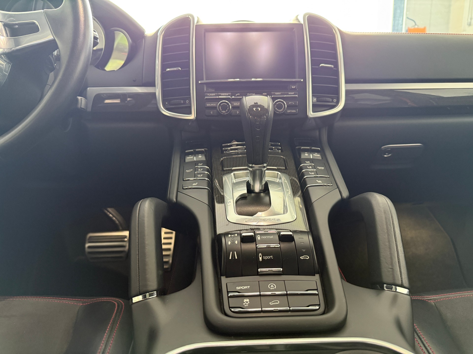 PORSCHE Cayenne GTS-image-11