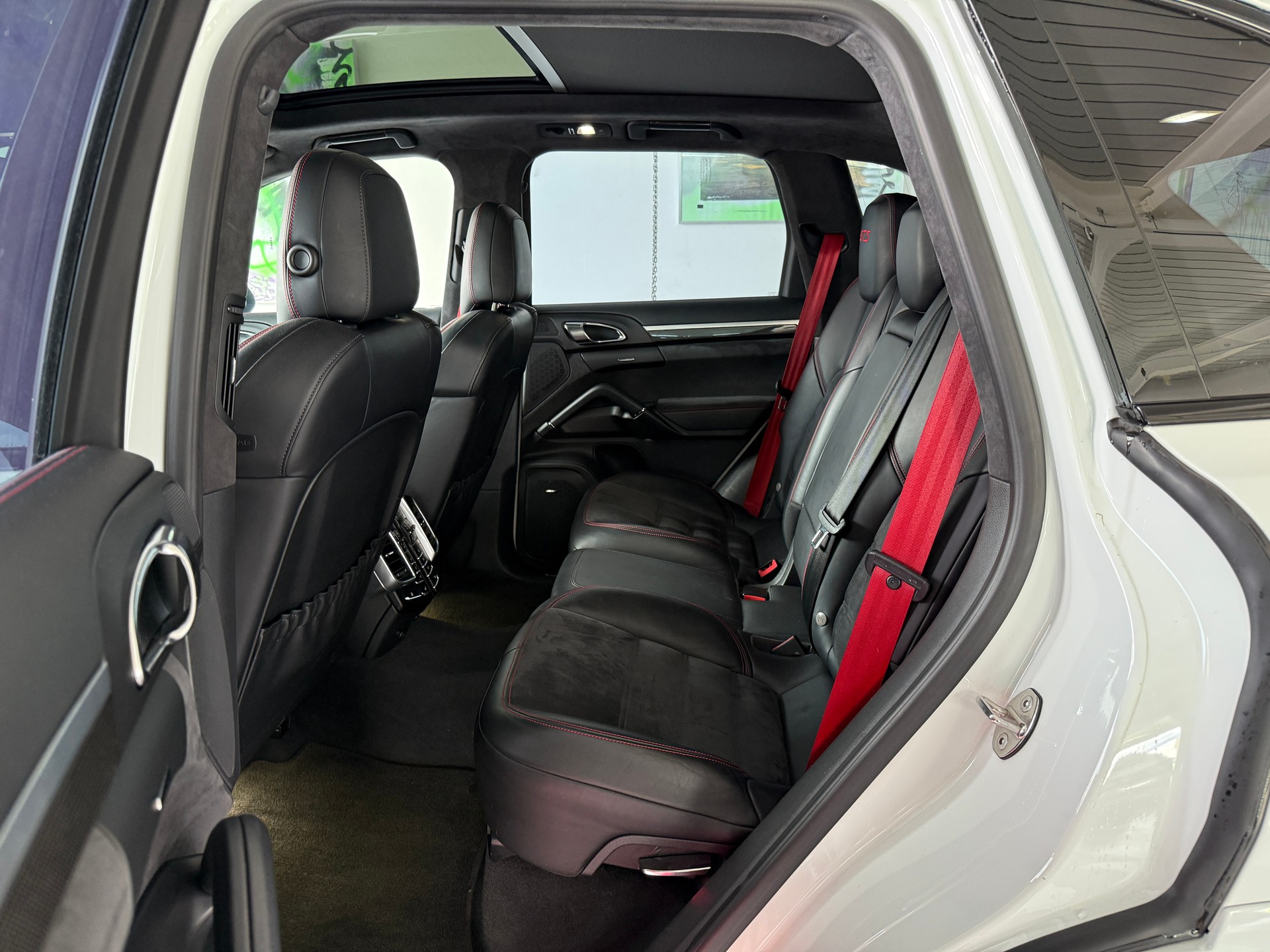 PORSCHE Cayenne GTS-image-10