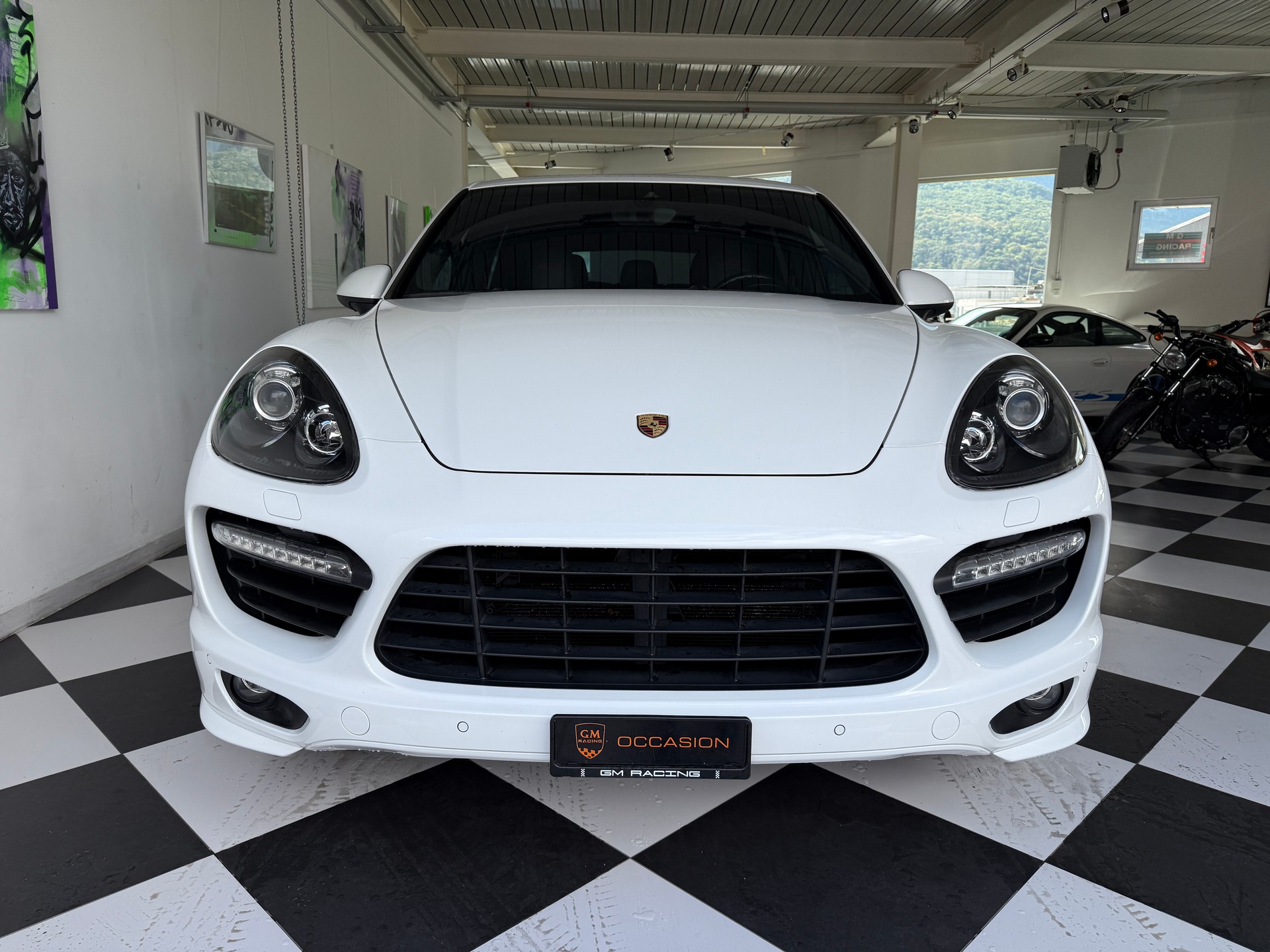 PORSCHE Cayenne GTS-image-1
