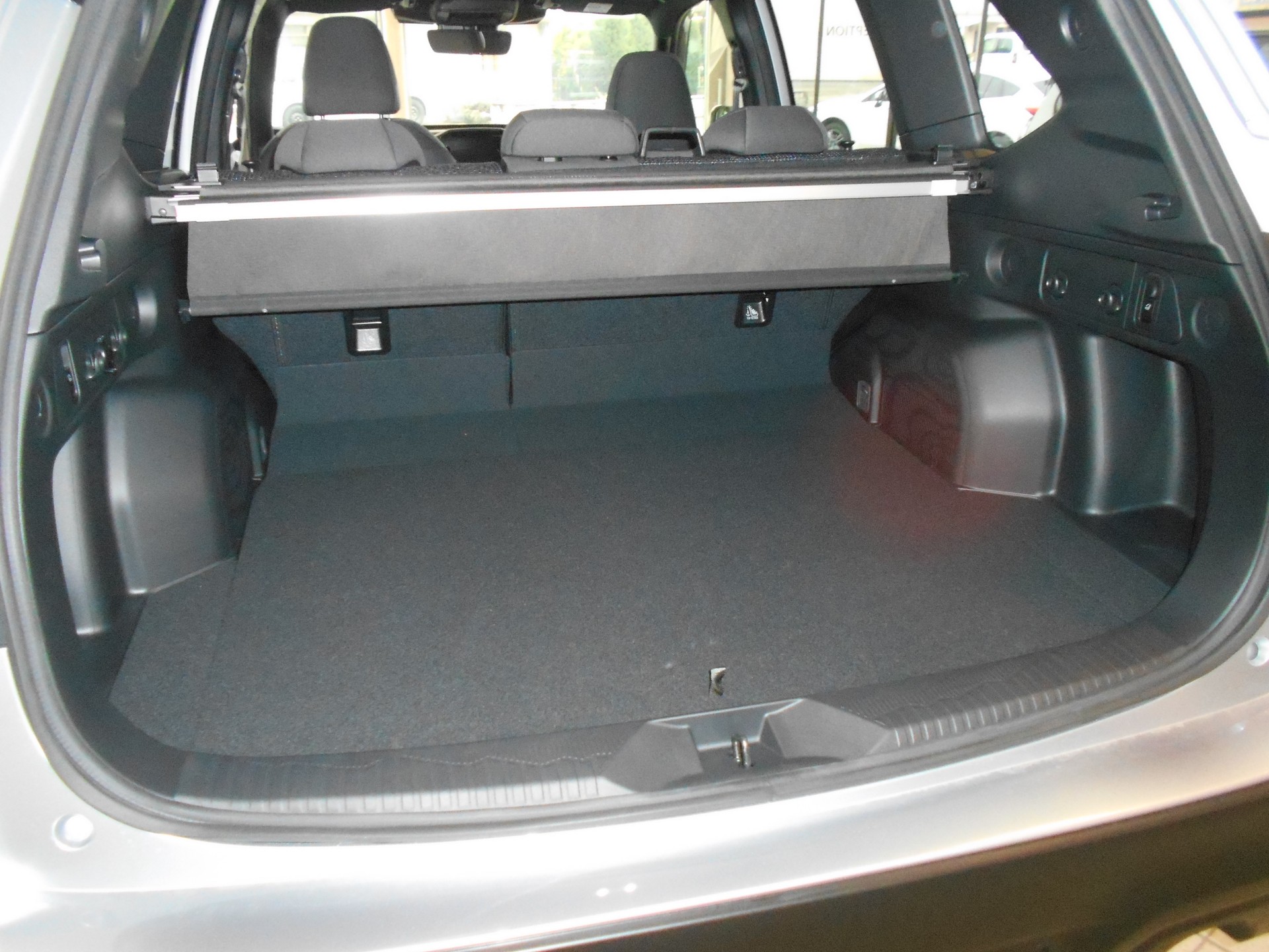 SUBARU Forester 2.0i e-Boxer Swiss Plus Lineartronic-image-10