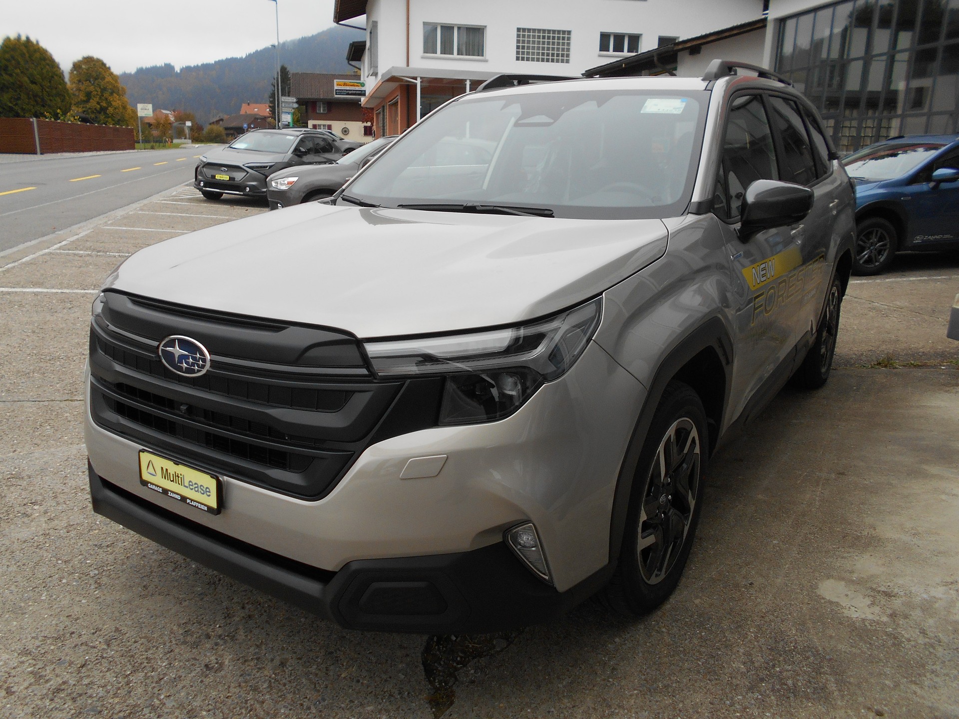 SUBARU Forester 2.0i e-Boxer Swiss Plus Lineartronic-image-1