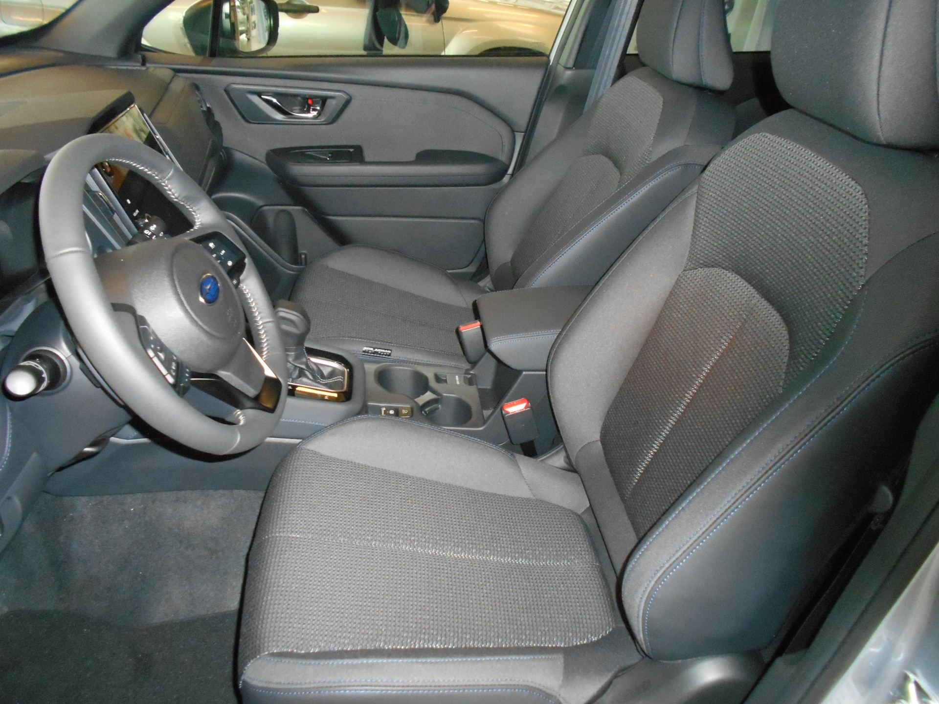 SUBARU Forester 2.0i e-Boxer Swiss Plus Lineartronic-image-8