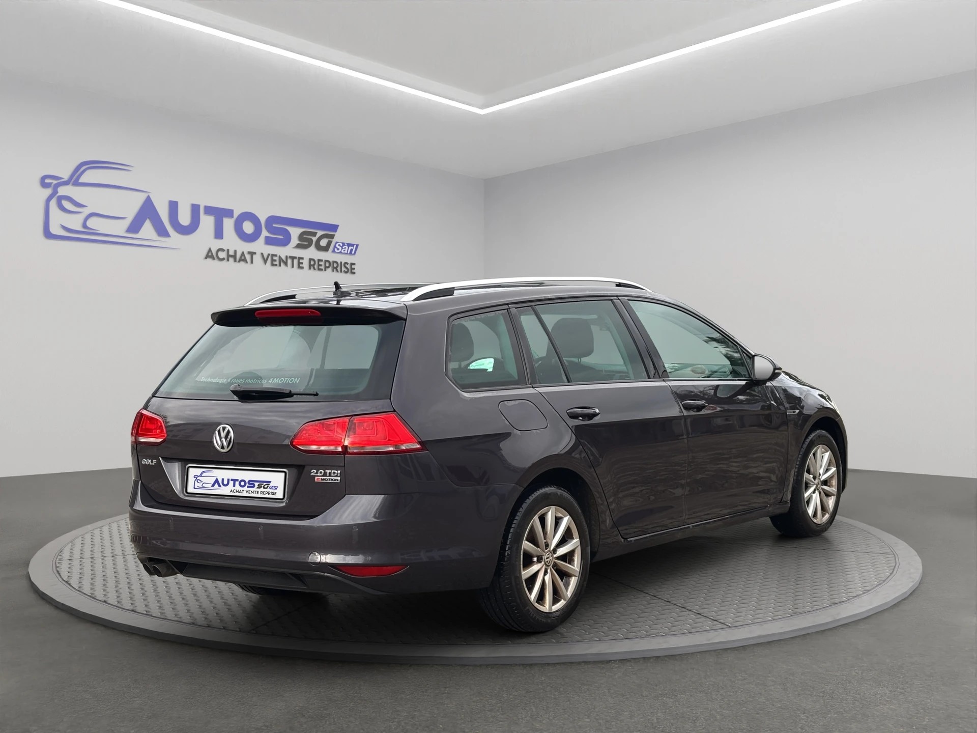 VW Golf Variant 2.0 TDI Lounge 4Motion-image-3