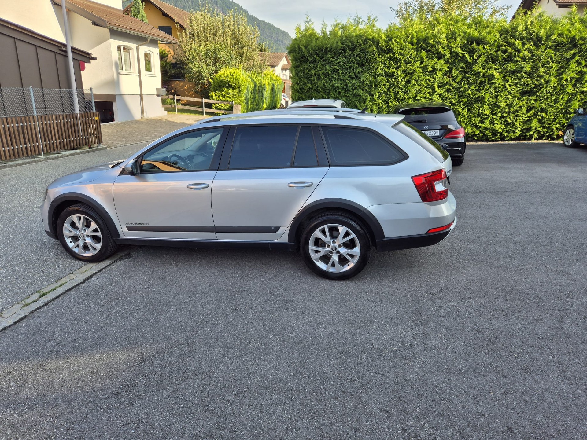 SKODA Octavia Combi 2.0 TDI Scout 4x4 DSG-image-2