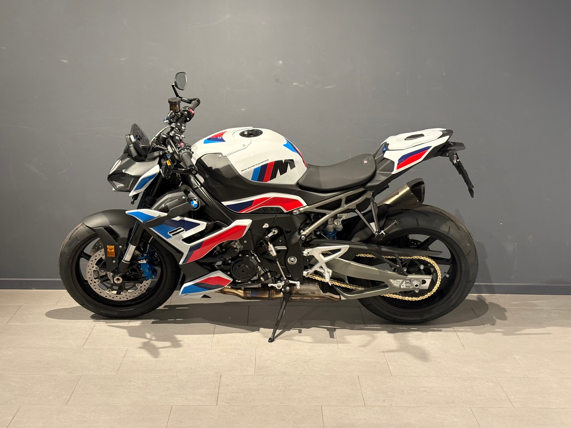 BMW M 1000 R-image-3