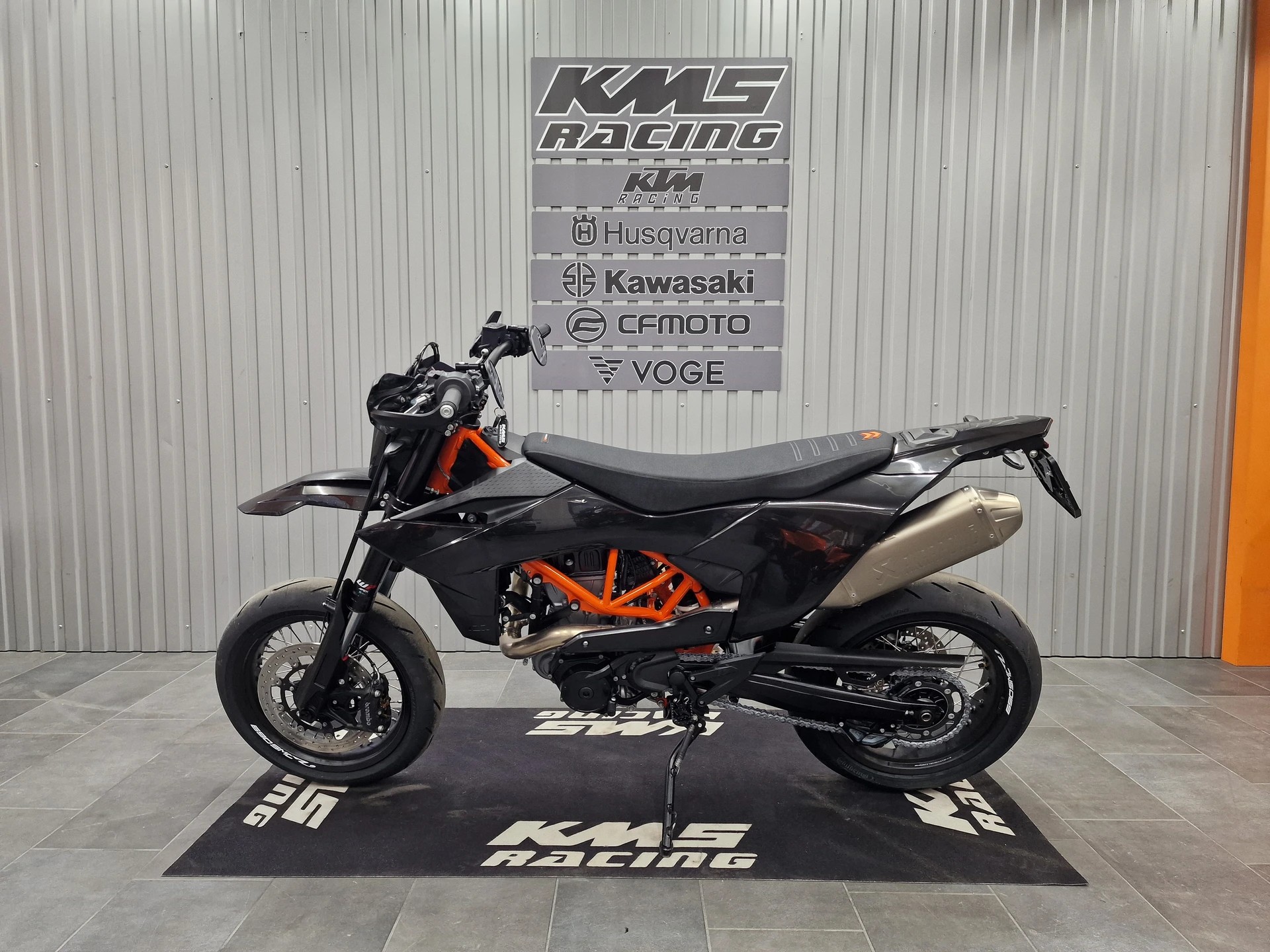 KTM 690 SMC R ABS (35 kW)-image-1