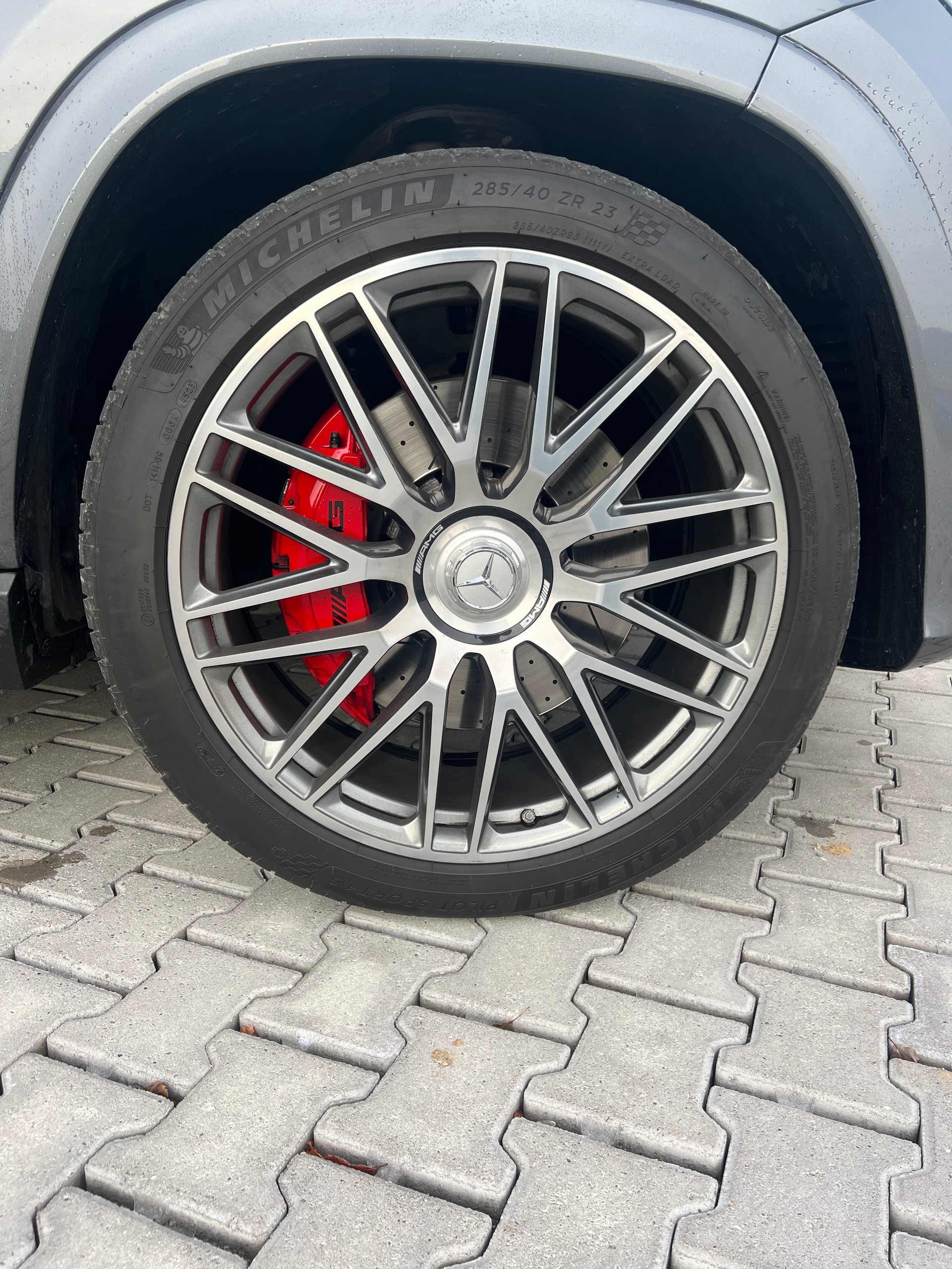 MERCEDES-BENZ GLS 63 4Matic+ TCT 9G •3.9% Leasing-image-5
