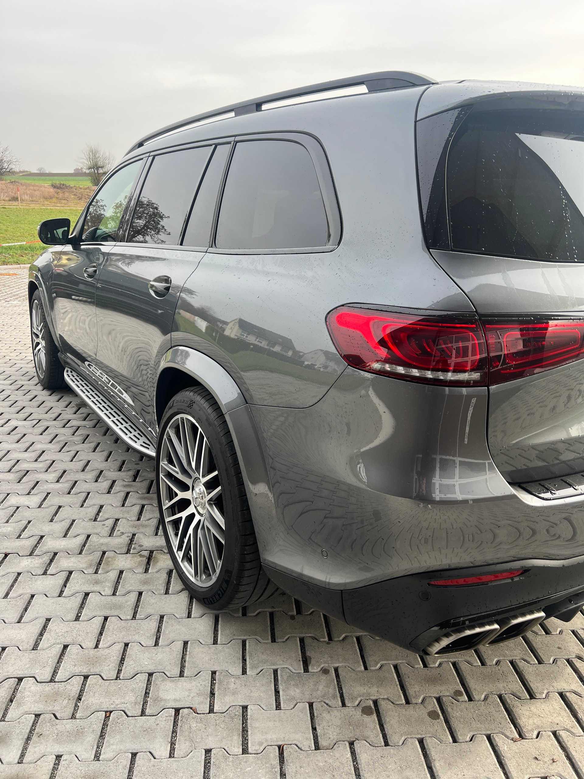 MERCEDES-BENZ GLS 63 4Matic+ TCT 9G •3.9% Leasing-image-3