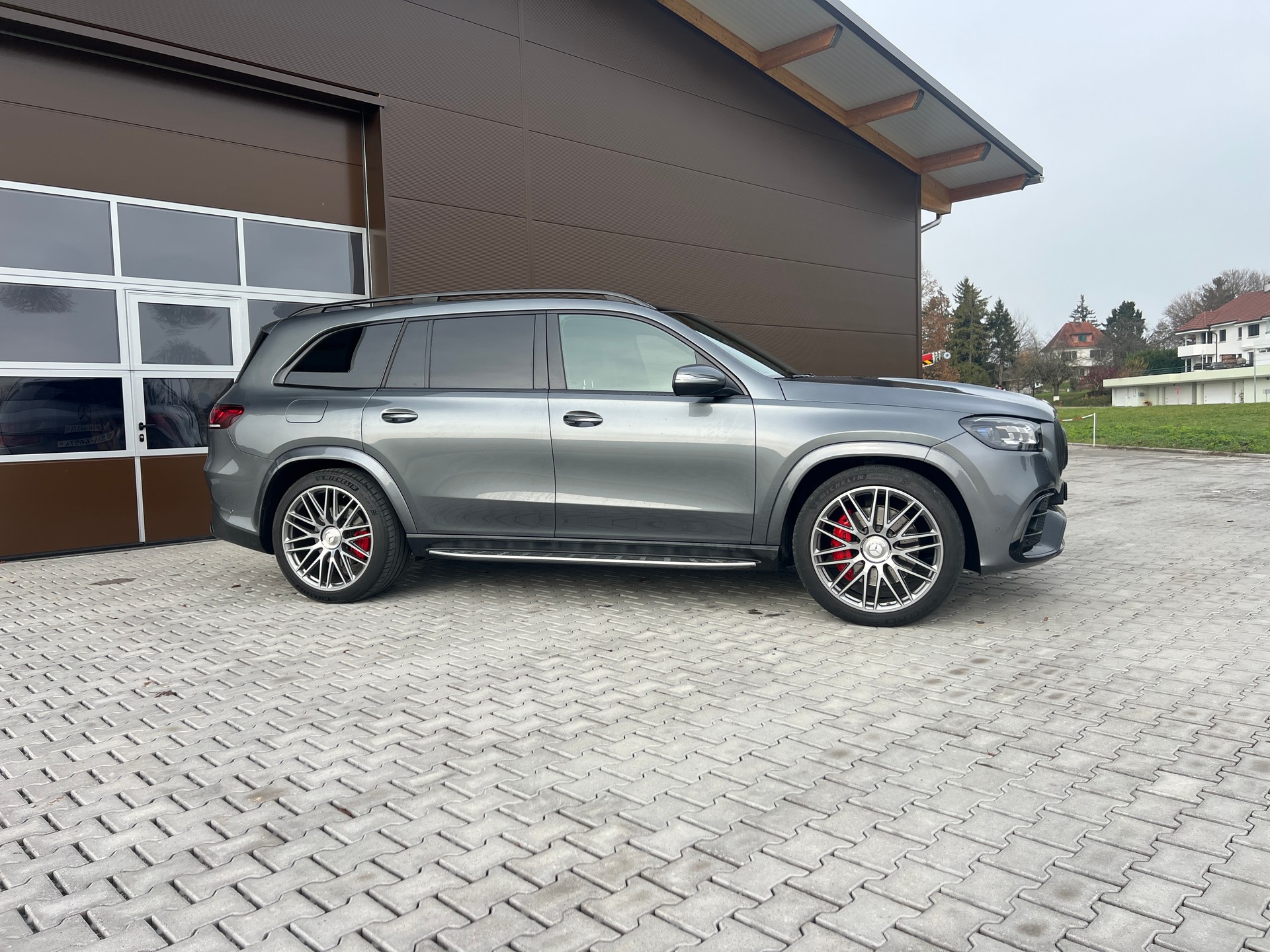 MERCEDES-BENZ GLS 63 4Matic+ TCT 9G •3.9% Leasing-image-6