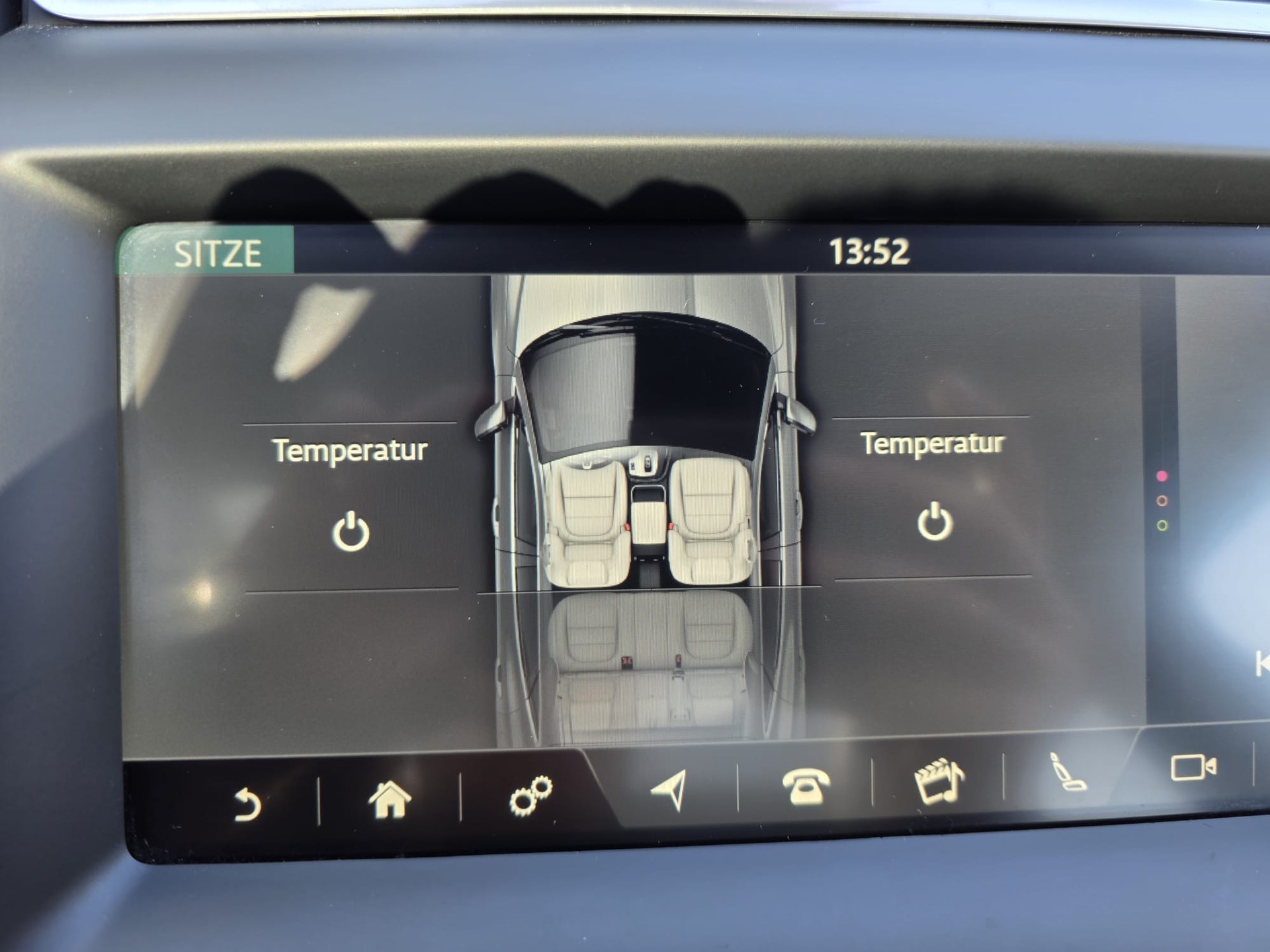 JAGUAR E-Pace 2.0 P200 AWD Automatik-image-12
