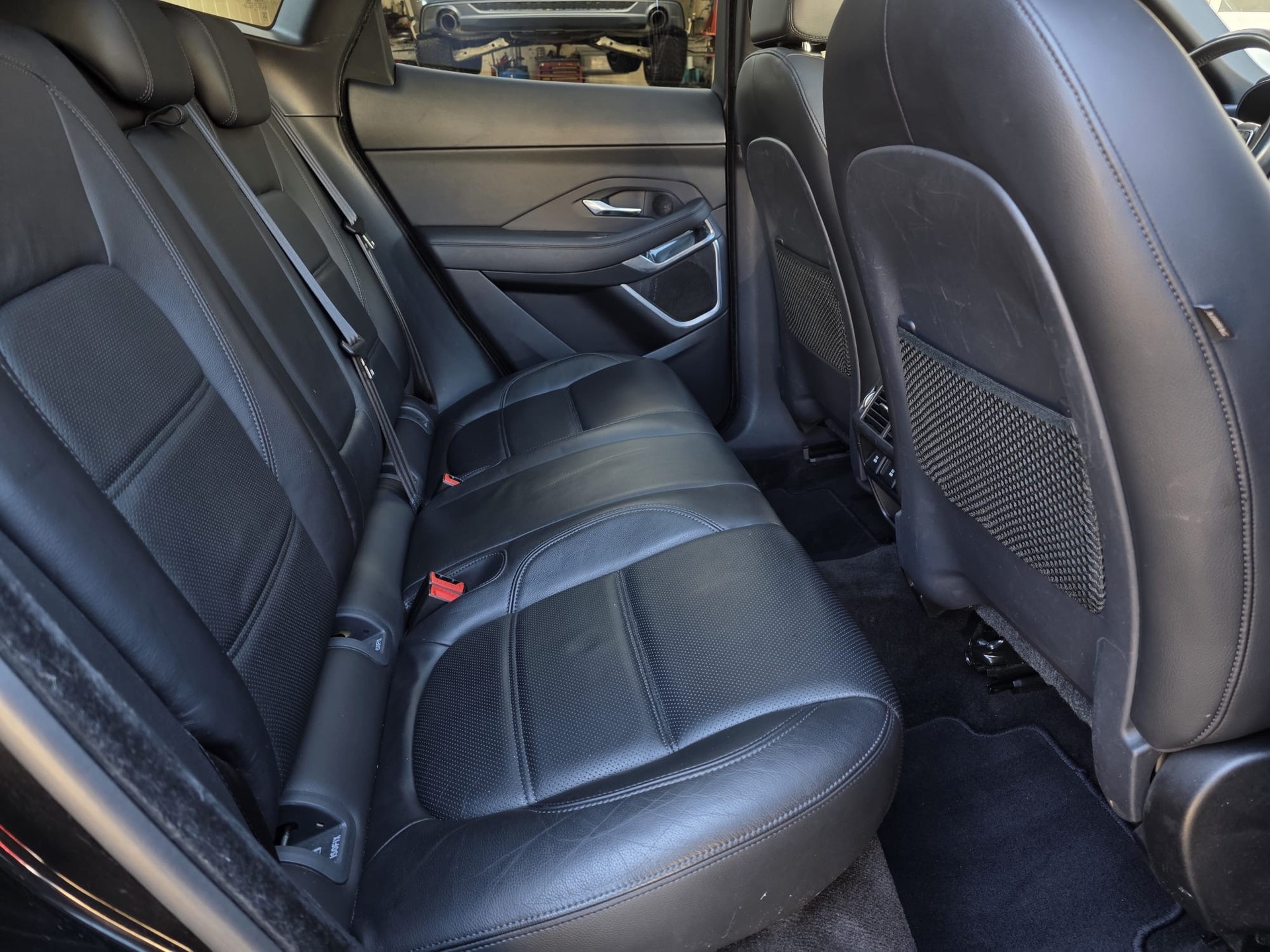 JAGUAR E-Pace 2.0 P200 AWD Automatik-image-5