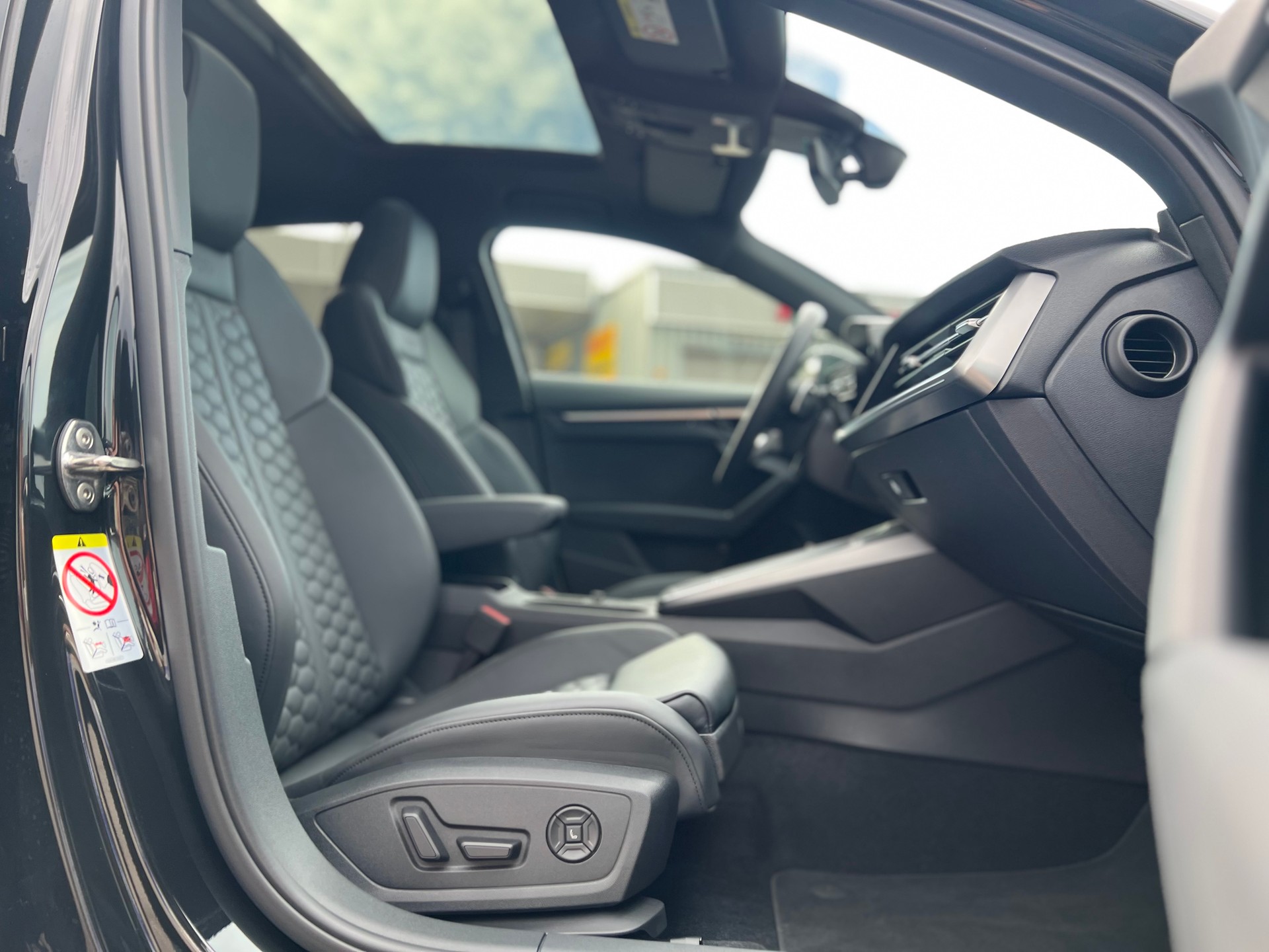 AUDI RS3 Sportback 2.5 TSI " Black Paket "quattro S-tronic-image-13