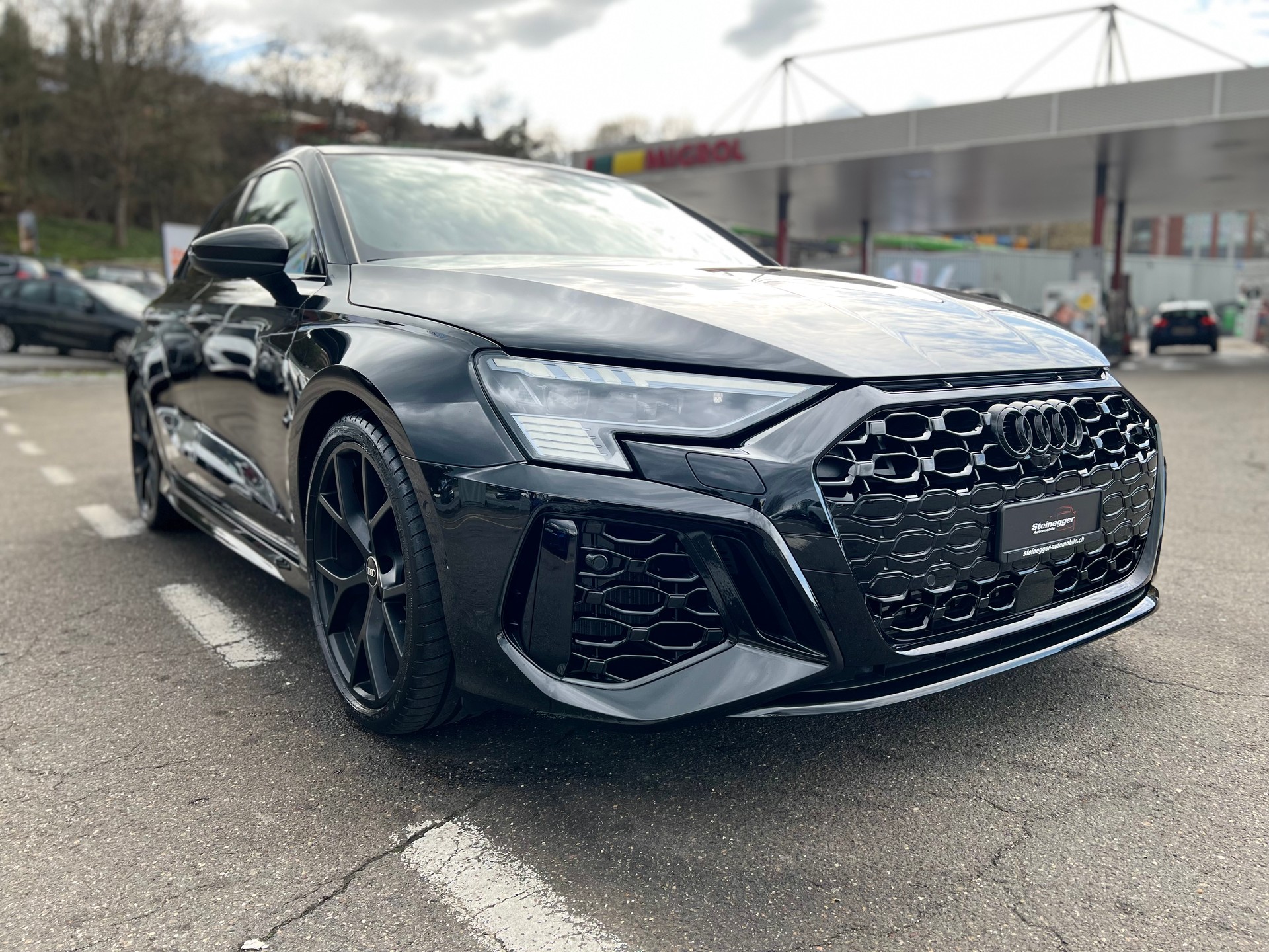 AUDI RS3 Sportback 2.5 TSI " Black Paket "quattro S-tronic-showroom-element-1