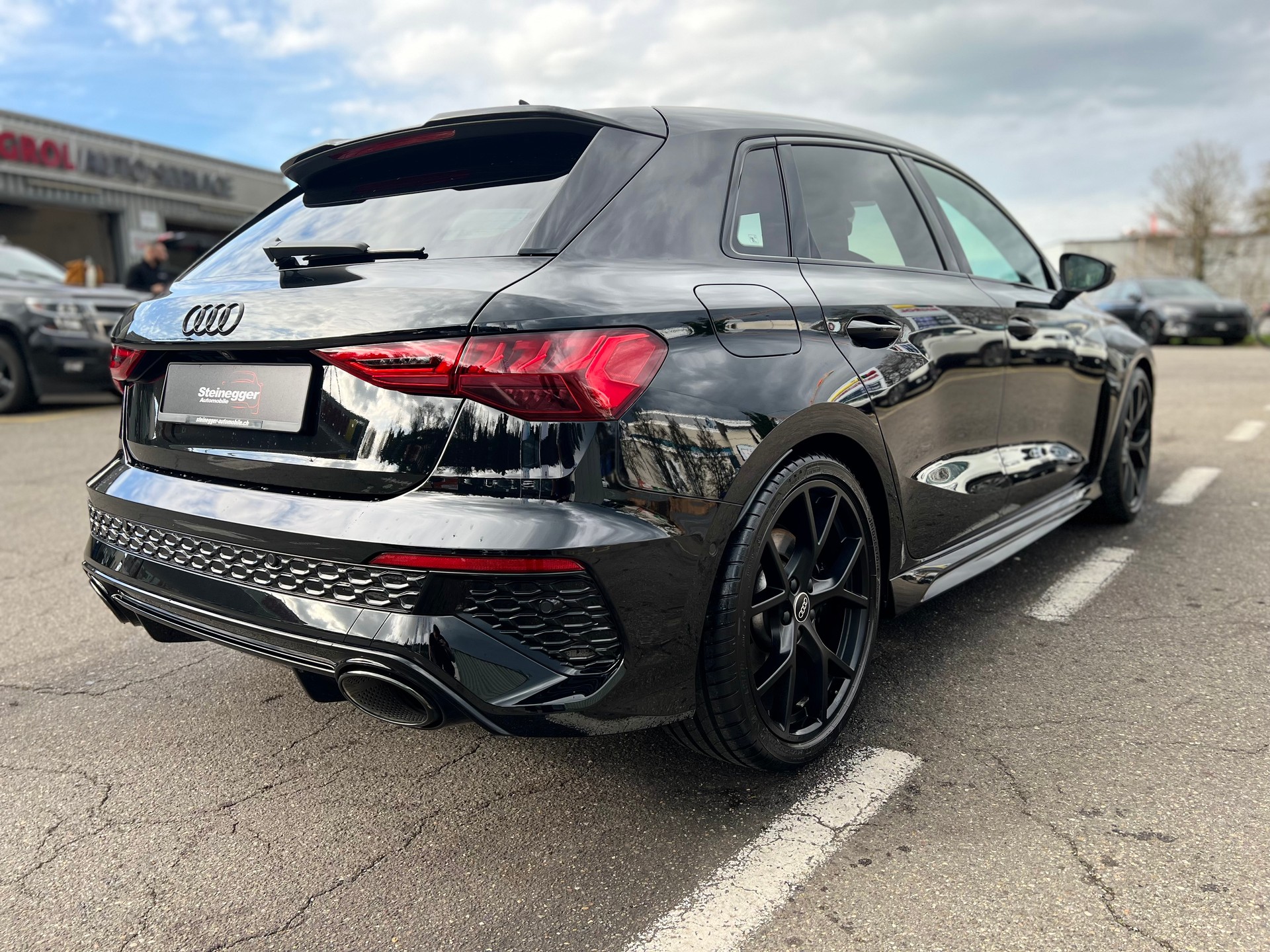 AUDI RS3 Sportback 2.5 TSI " Black Paket "quattro S-tronic-image-10