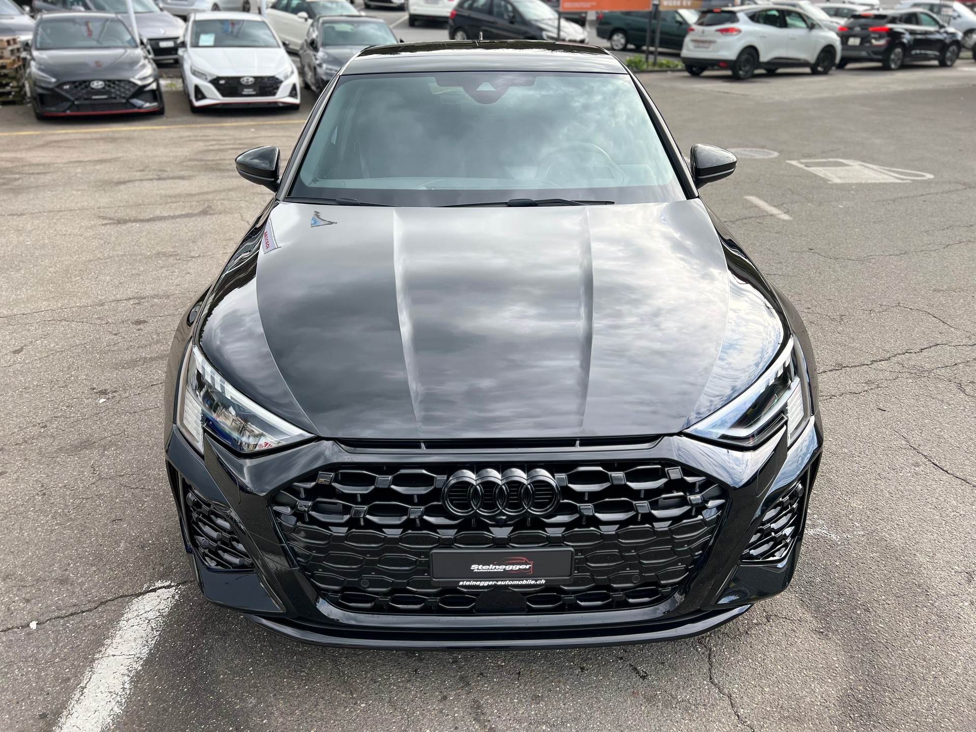 AUDI RS3 Sportback 2.5 TSI " Black Paket "quattro S-tronic-showroom-element-2