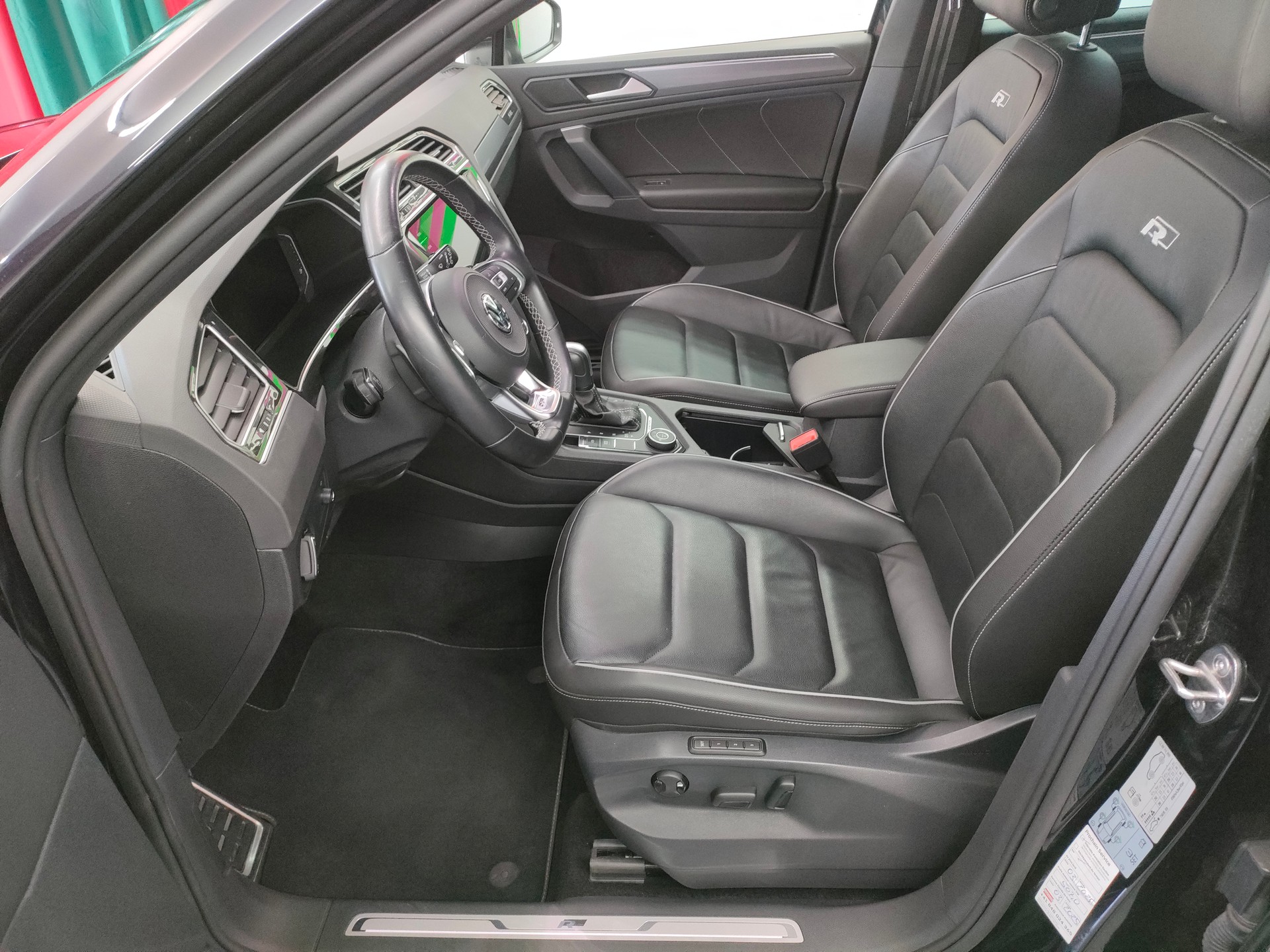 VW Tiguan 2.0 TDI SCR Highline 4Motion DSG-image-10