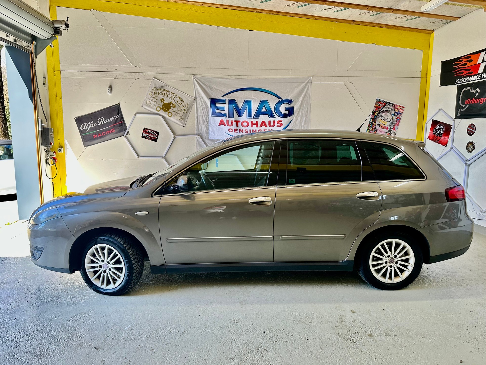 FIAT Croma 2.2 Dynamic Automatic-image-2