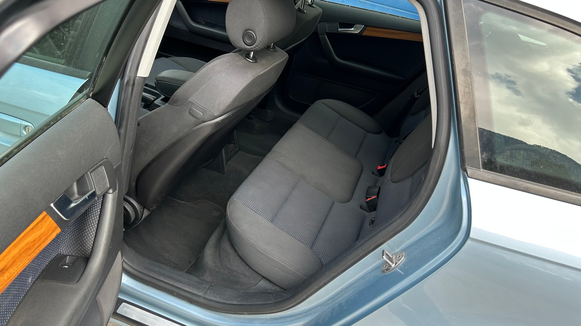 AUDI A3 Sportback 2.0 Turbo FSI Ambition quattro-image-7