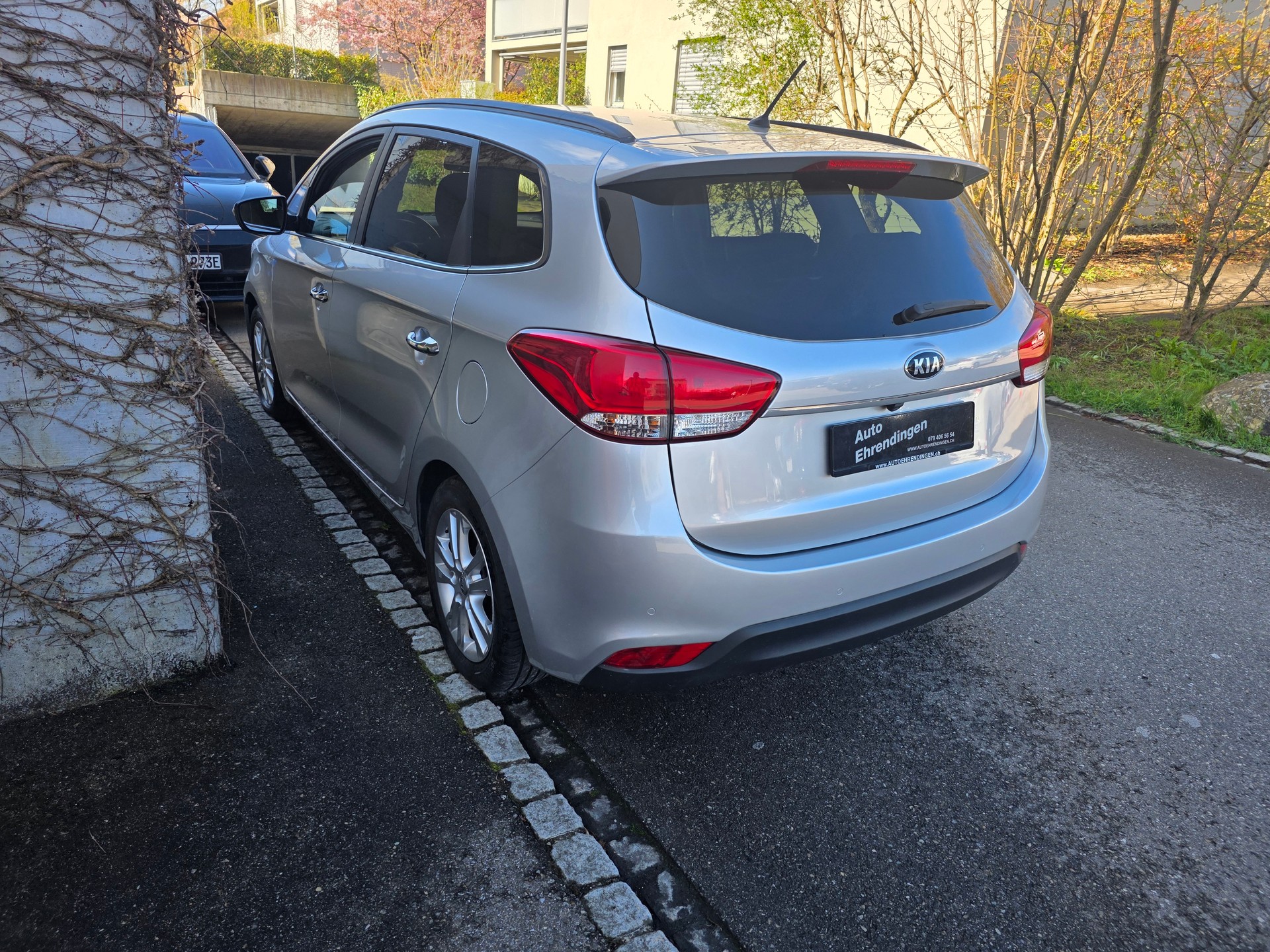 KIA Carens 1.6 GDI Trend-image-6