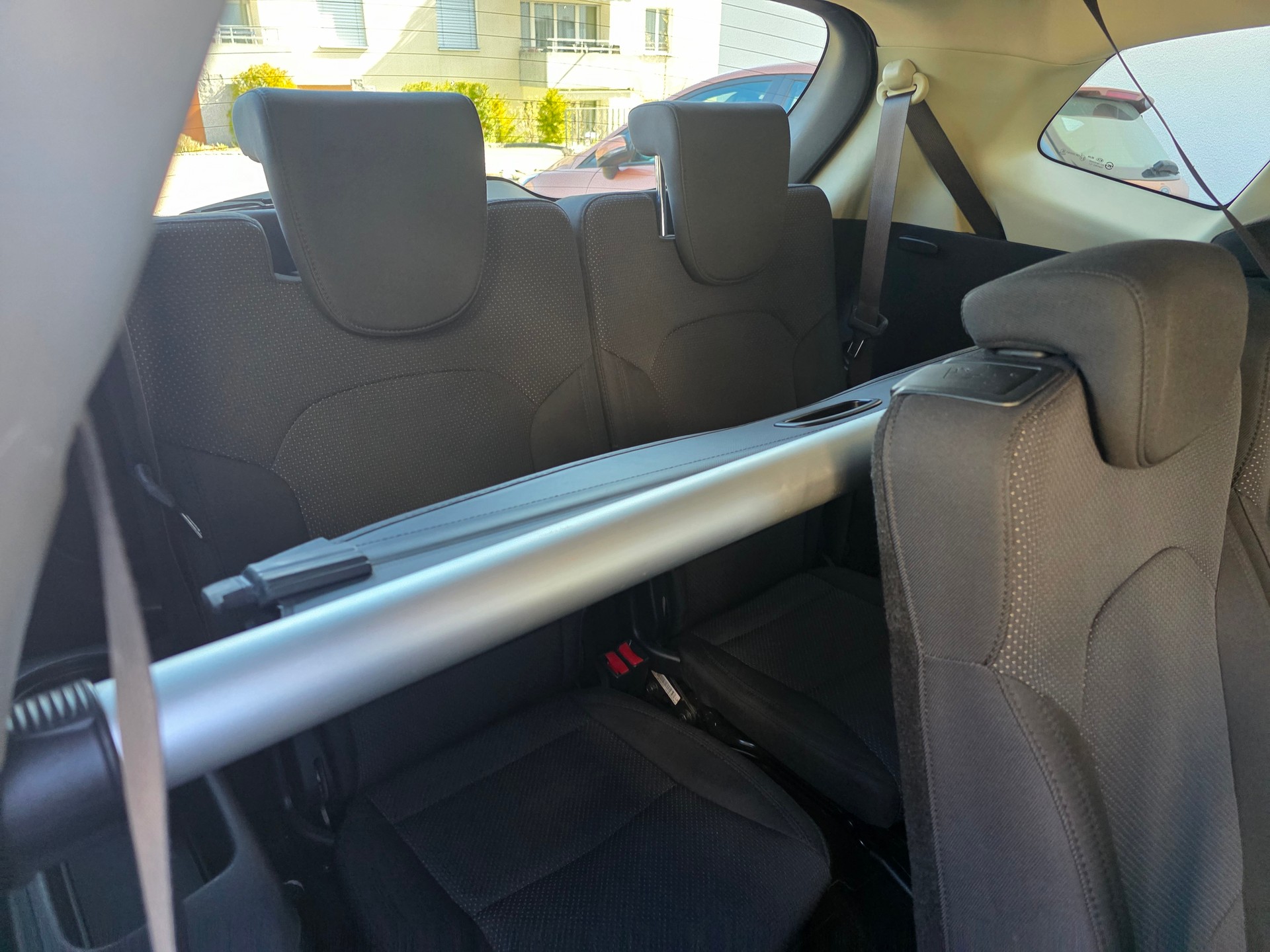 KIA Carens 1.6 GDI Trend-image-13
