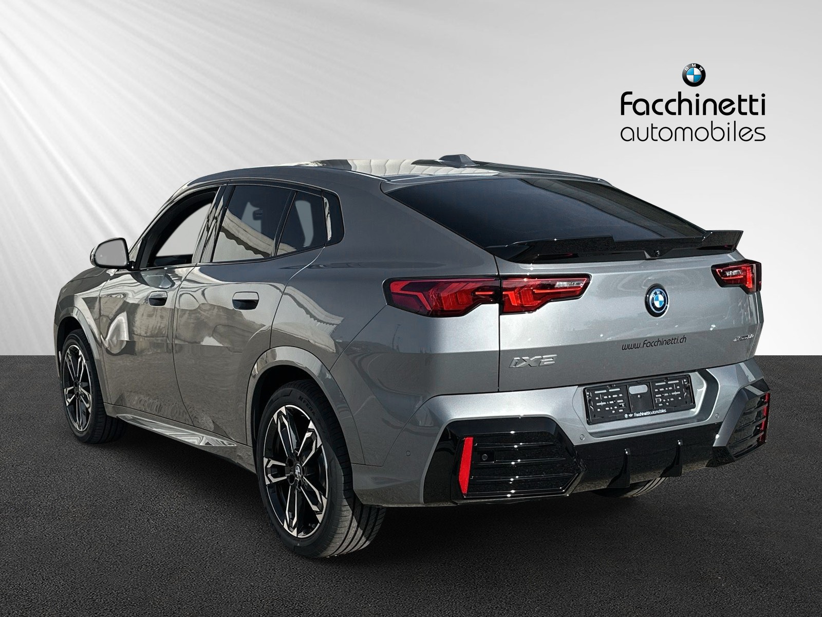 BMW iX2 xDrive 30 M Sport Pro-showroom-element-2