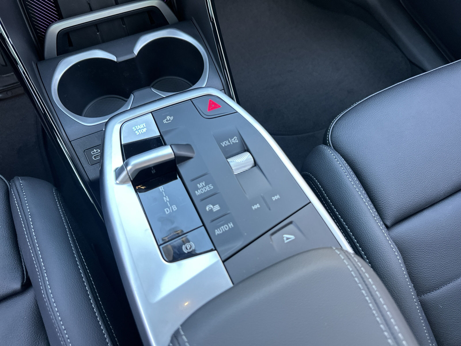 BMW iX2 xDrive 30 M Sport Pro-image-10