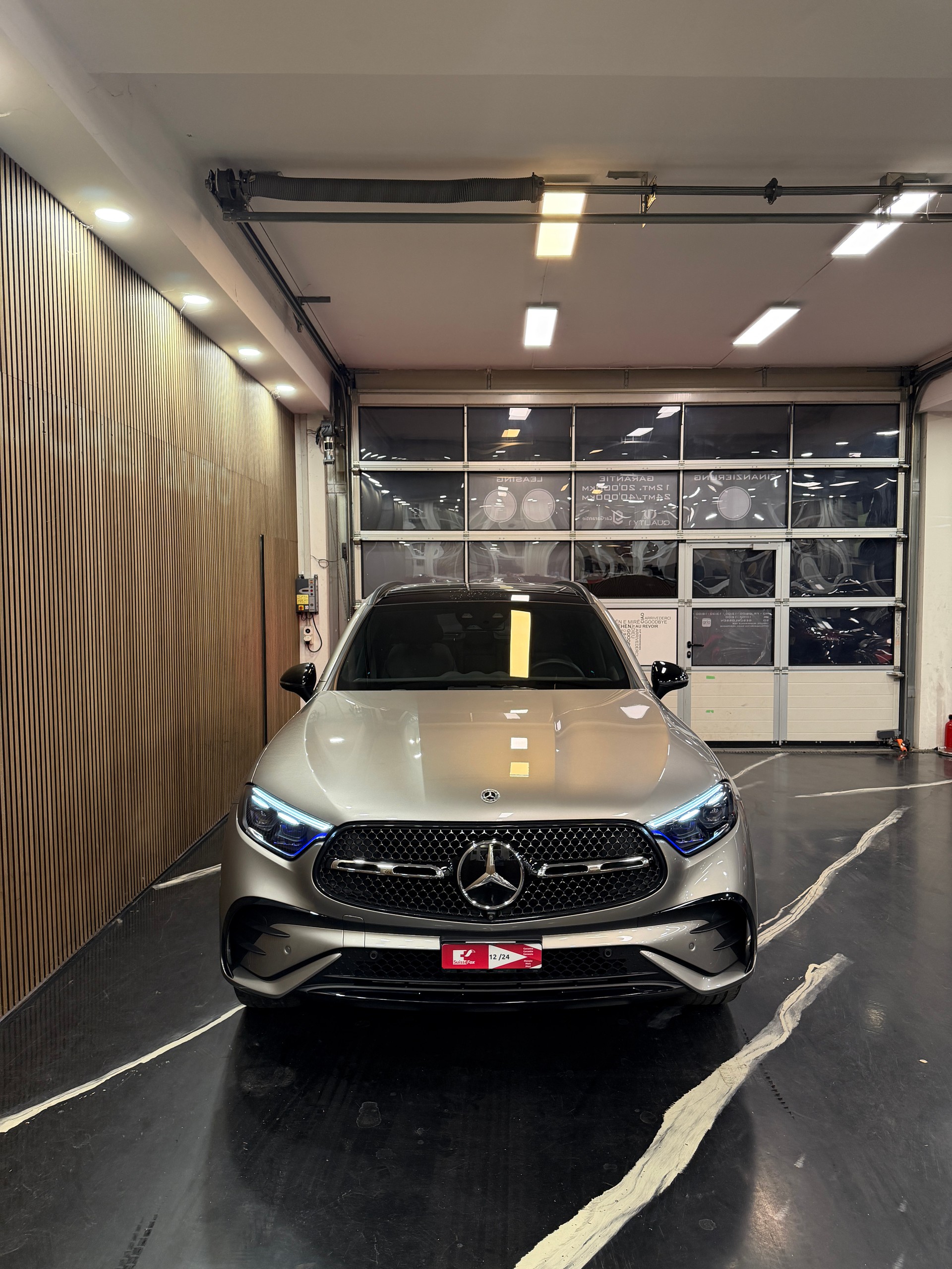 MERCEDES-BENZ GLC 300 e 4Matic 9G-Tronic-showroom-element-1