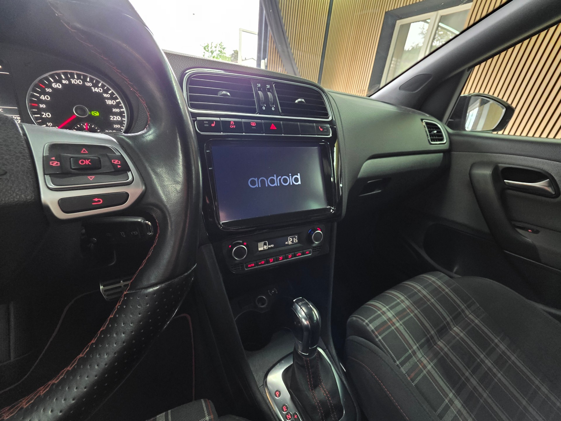 VW Polo 1.4 TSI GTI DSG-image-12