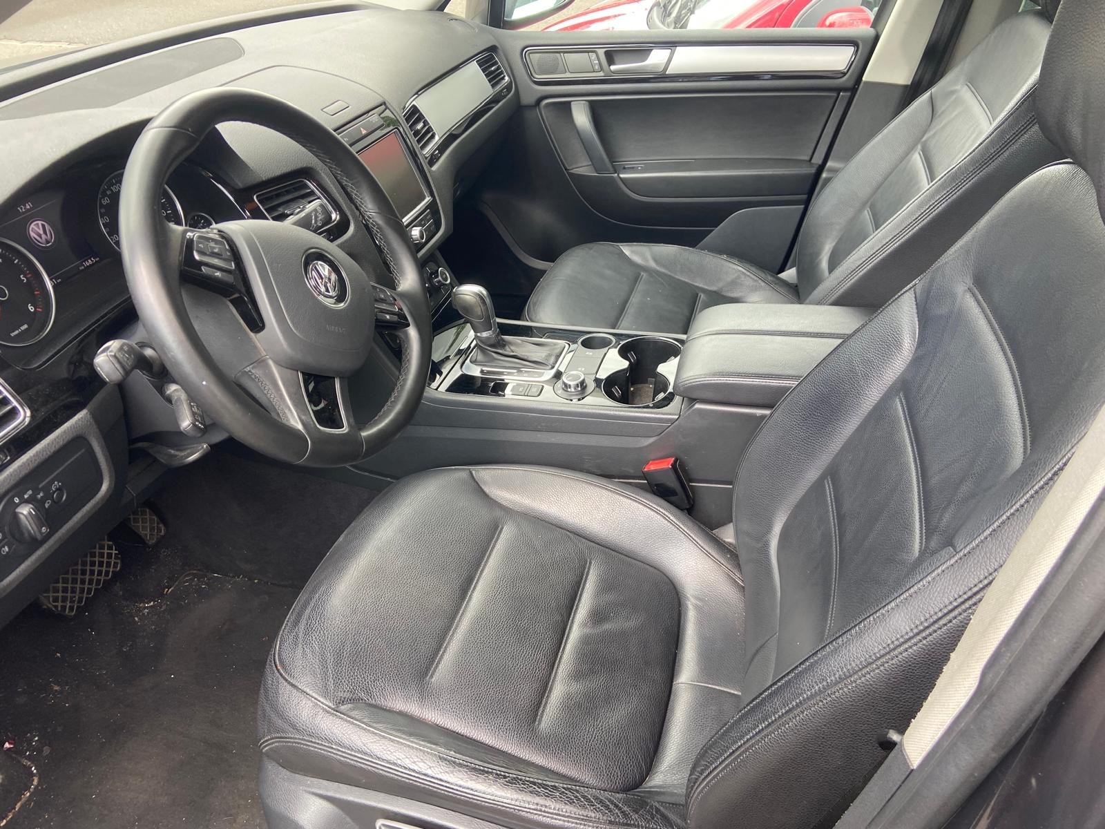 VW Touareg 3.0 TDI BlueMotion Technology Tiptronic-image-4