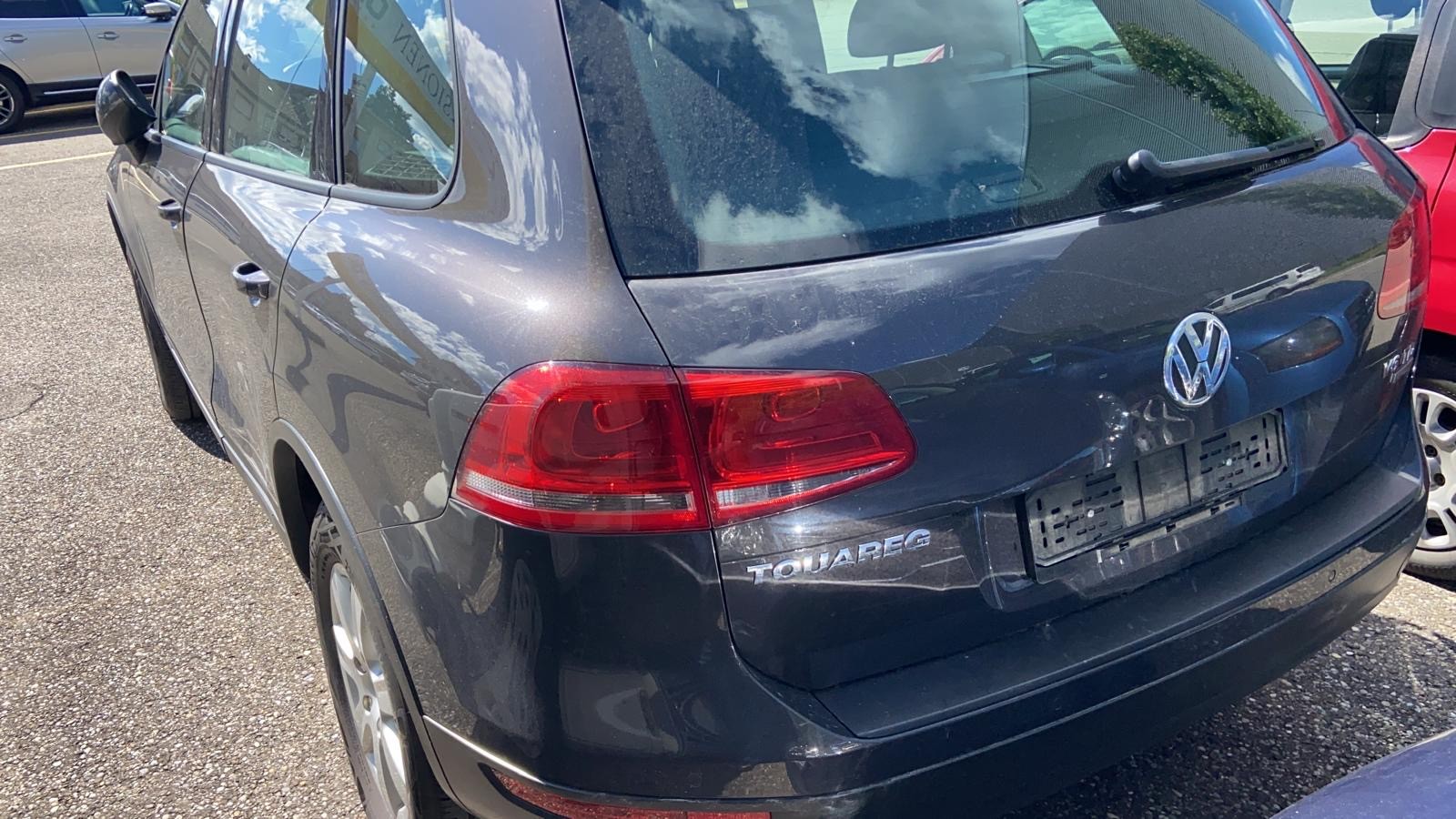 VW Touareg 3.0 TDI BlueMotion Technology Tiptronic-image-2