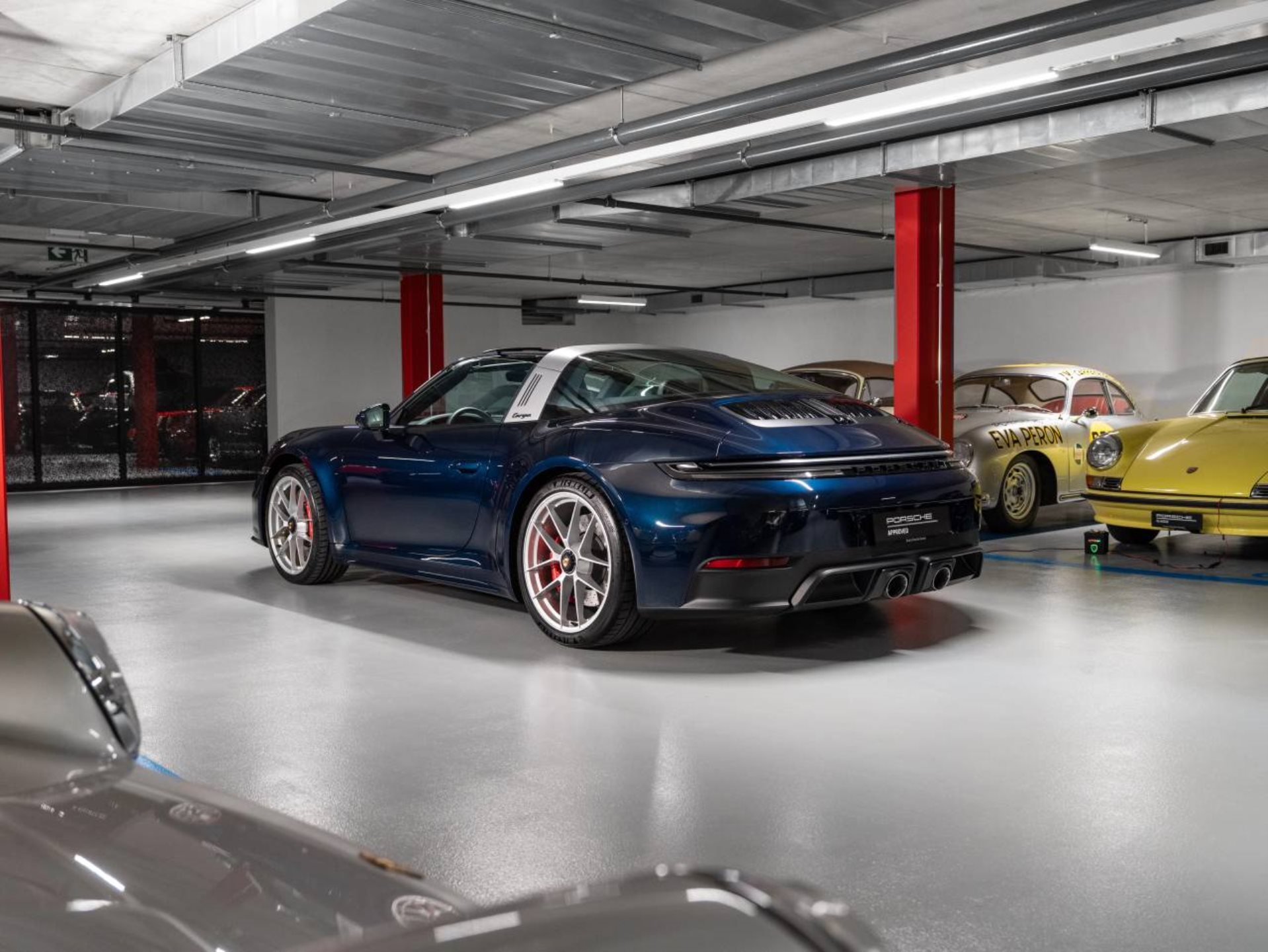 PORSCHE 911 Targa 4 GTS-image-7