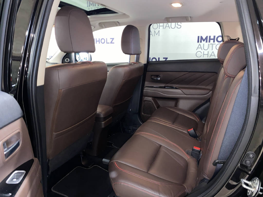 MITSUBISHI Outlander 2.0 PHEV Diamond-image-16