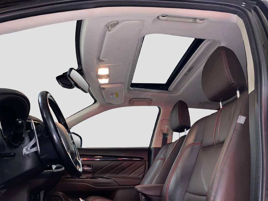 MITSUBISHI Outlander 2.0 PHEV Diamond-image-6