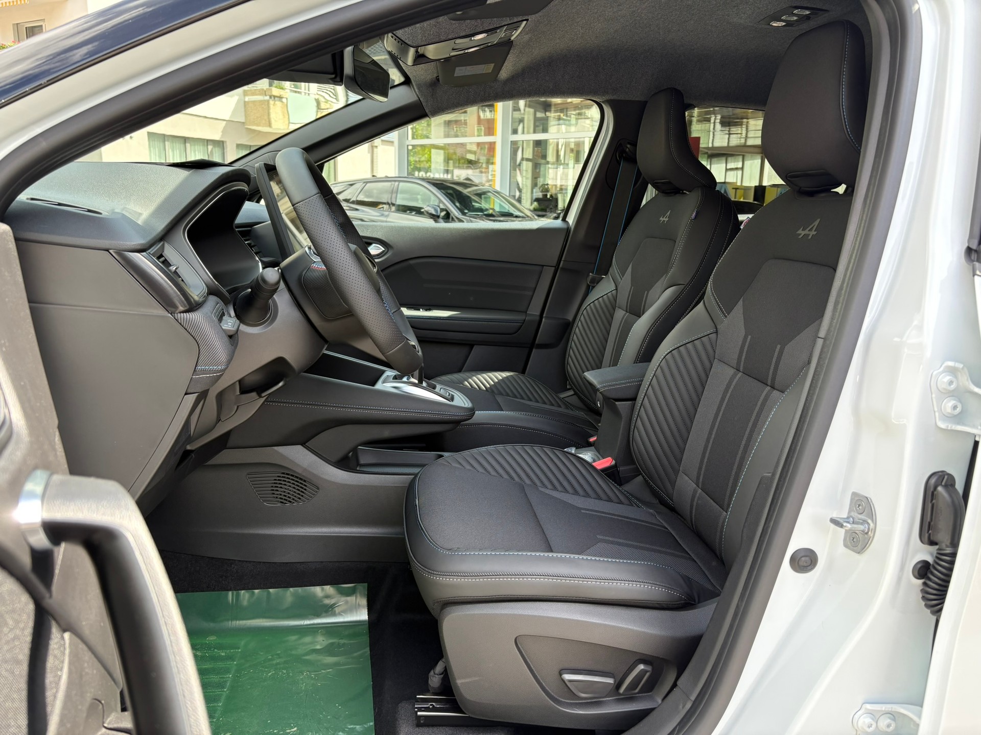 RENAULT Captur 1.8 E-Tech 160 Esprit Alpine-image-8