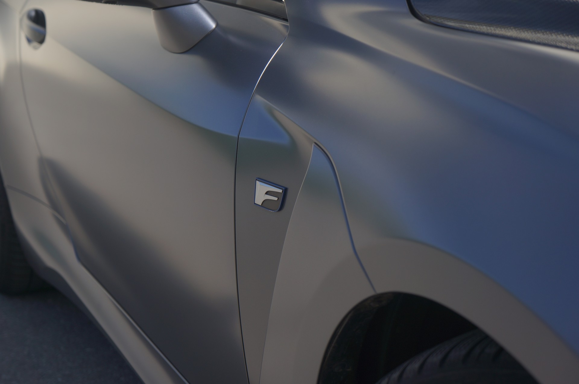 LEXUS 5.0 V8 Carbon 10th Anniversary-image-2