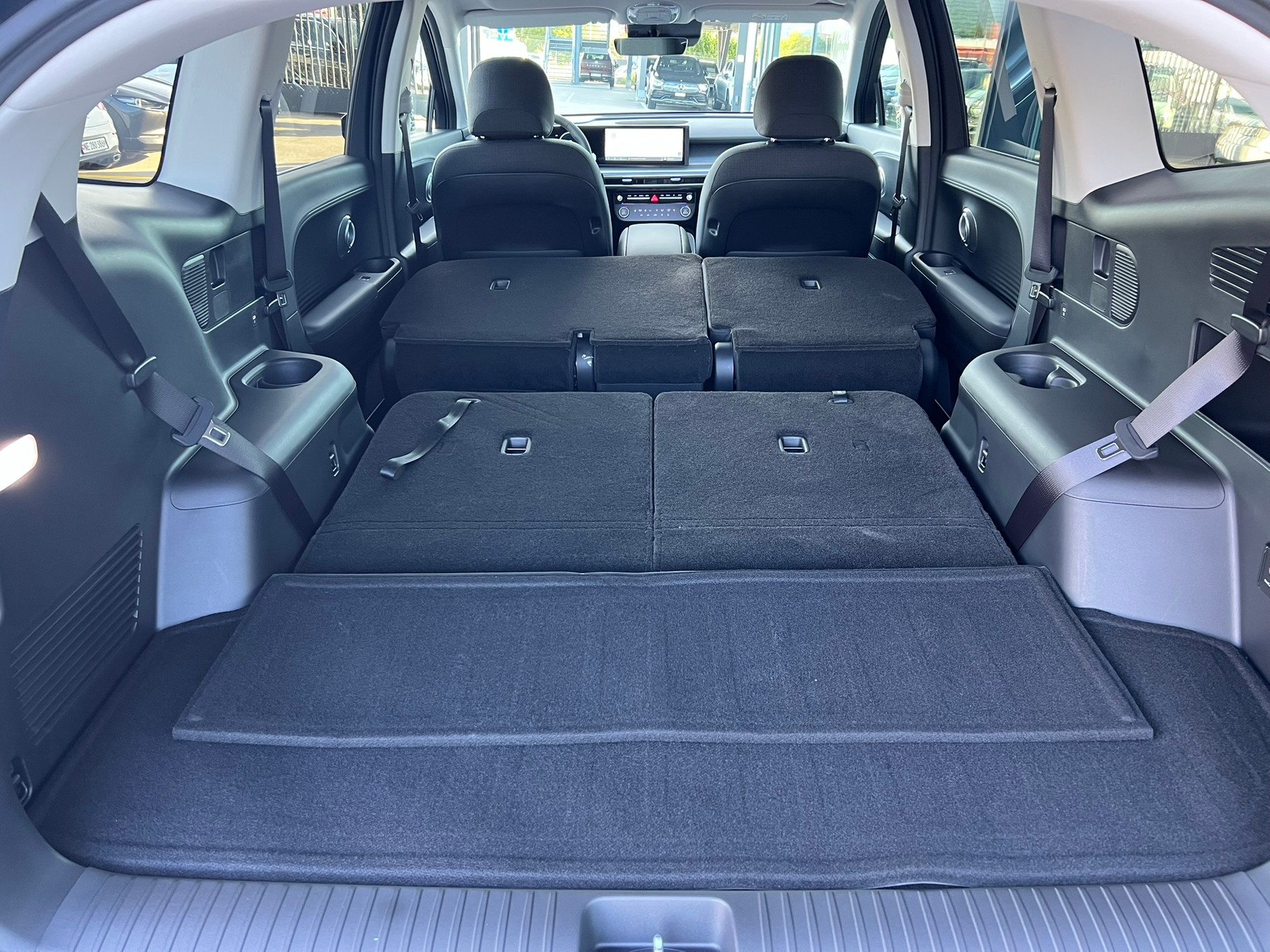 HYUNDAI Ioniq 9 110kWh Amplia 4WD-image-25