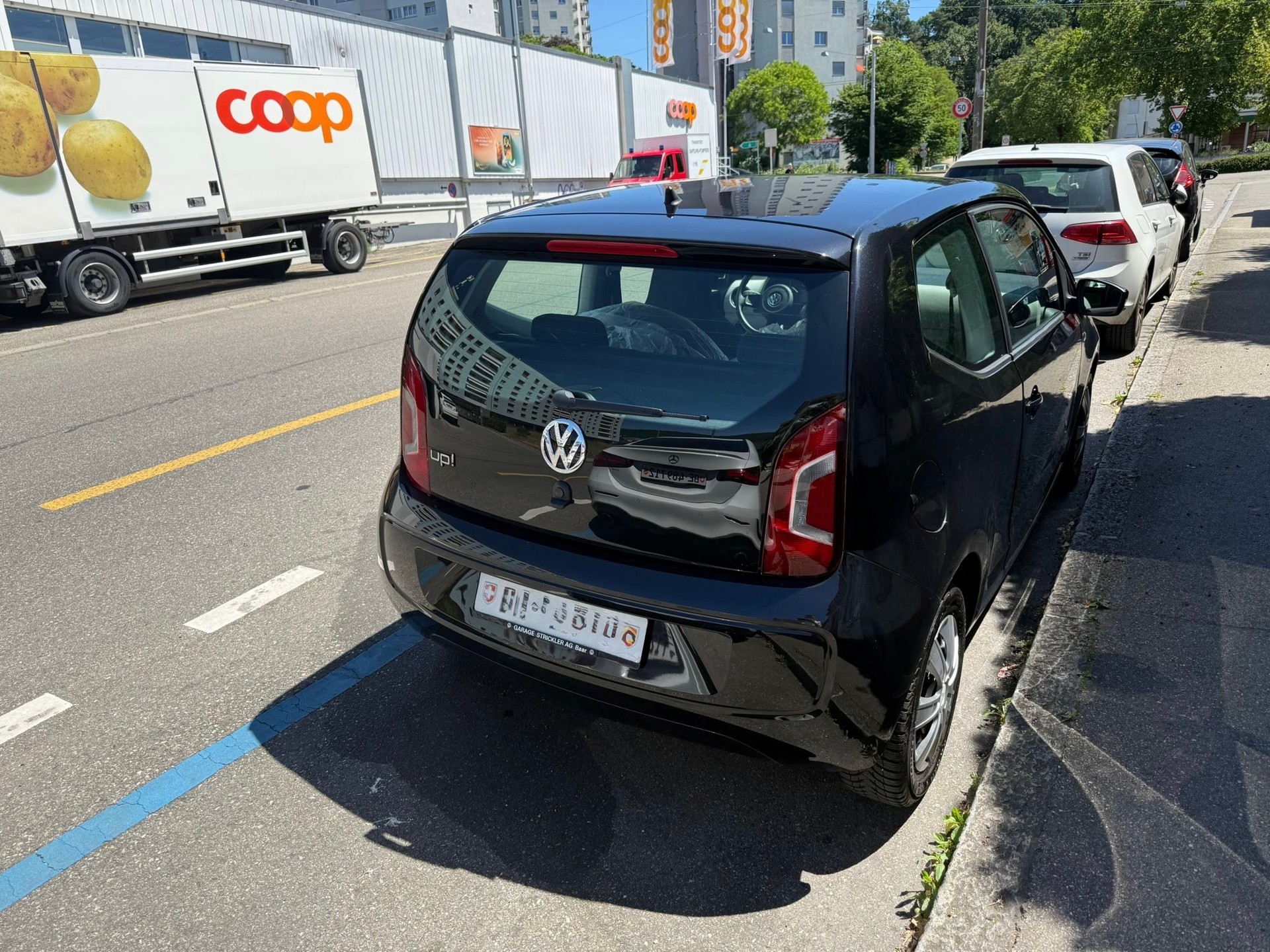 VW Up 1.0 high up-showroom-element-3