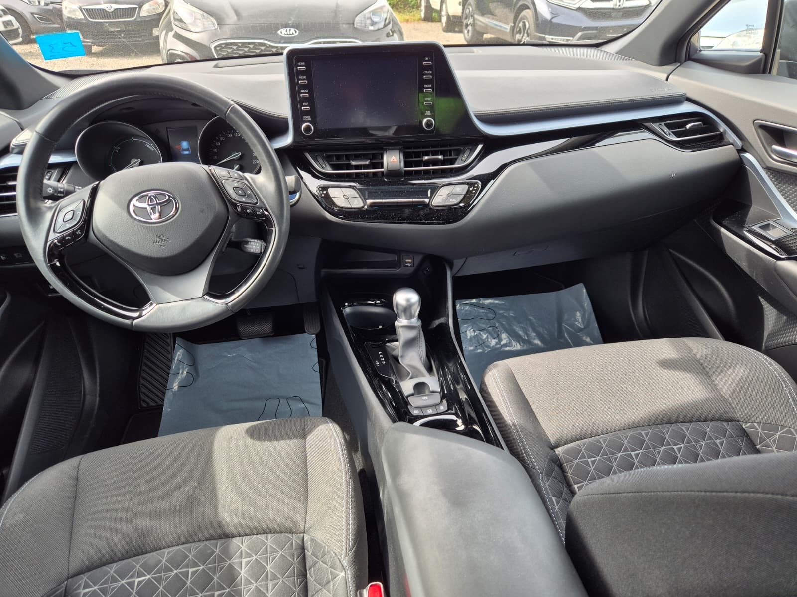 TOYOTA C-HR 2.0 HSD CVT Premium-image-9