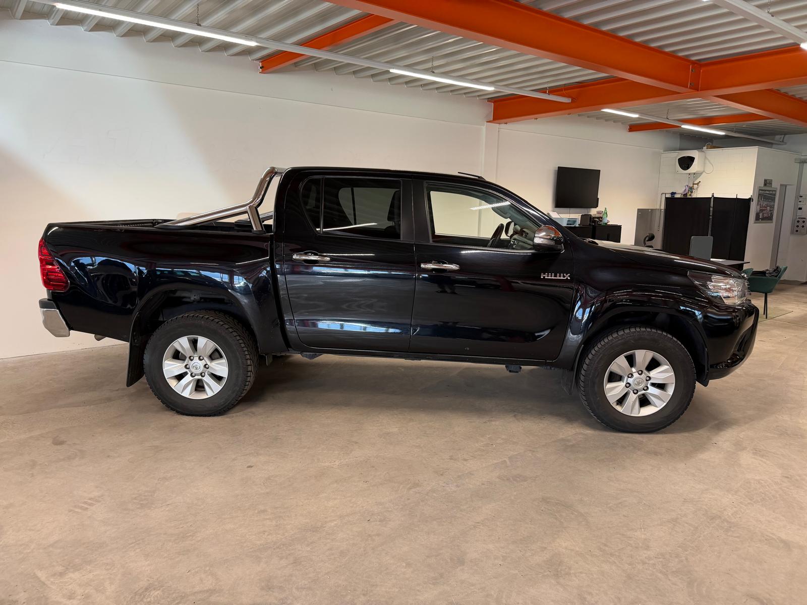 TOYOTA Hilux 2.4D-4D Sol DoubleCab 4x4 A-image-5