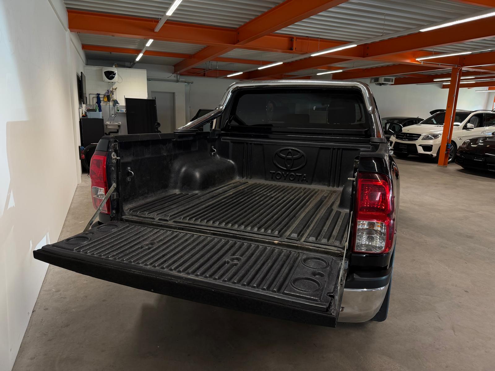 TOYOTA Hilux 2.4D-4D Sol DoubleCab 4x4 A-image-10