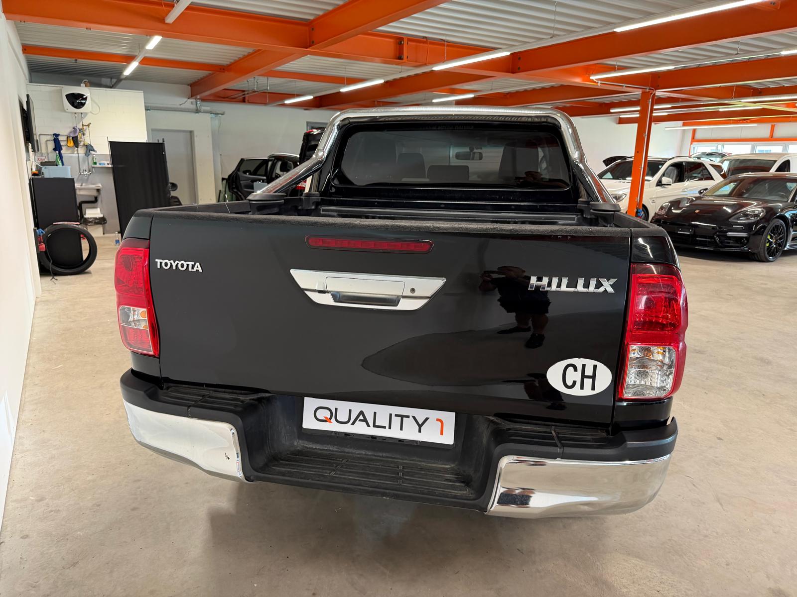 TOYOTA Hilux 2.4D-4D Sol DoubleCab 4x4 A-image-9